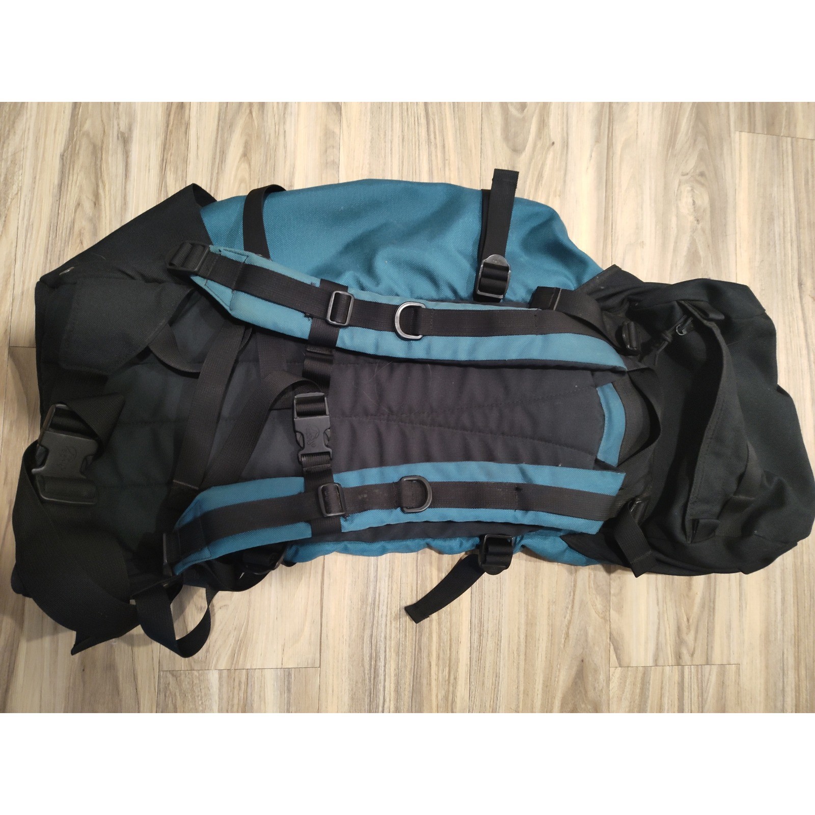 Lowe Alpine Spire 40 Backpack Teal Black Hiking Climbing Internal Frame Pack