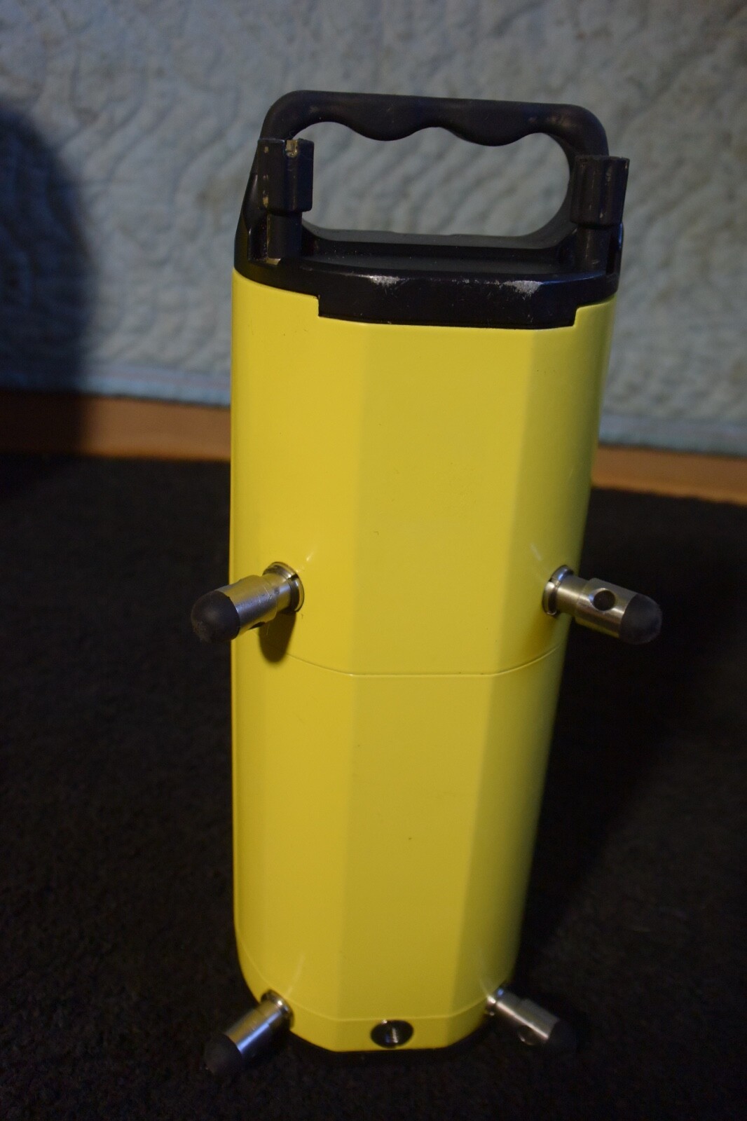 Leica Model Piper 200G Green Beam Straight Pipe Laser with 4 Sets of Legs CLEAN!