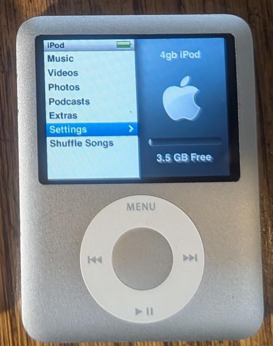 Apple iPod Nano 3rd Generation Silver 4GB NEW BATTERY, ( Holds 1000 Songs)