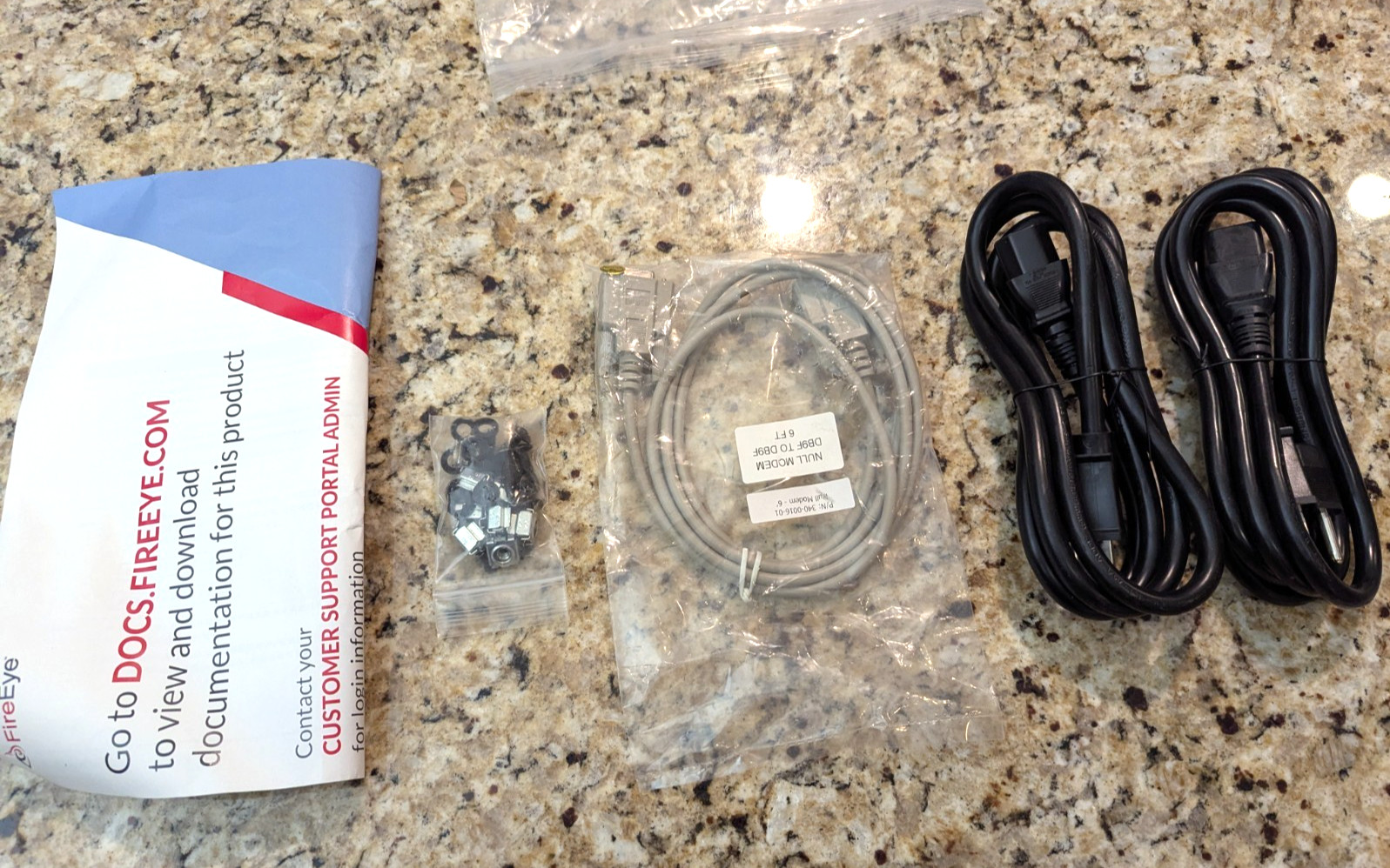 FireEye NX 7400/ NX 10000- Universal Accessory Kit  830-0050-01 REV. 00D