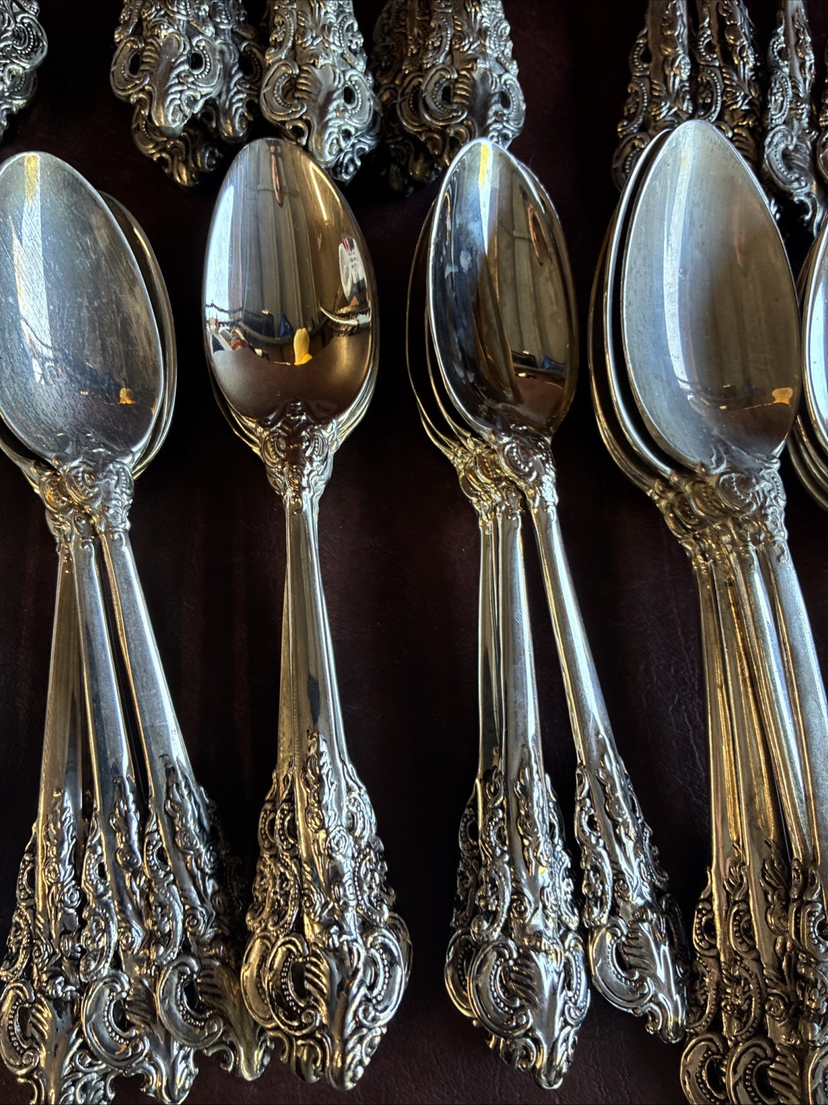 Baroque By Godinger 91 Piece Silver Plated Flatware Set
