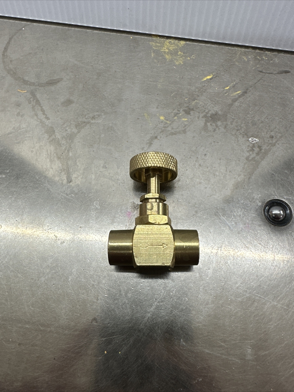 PIC Gauge NV-B-1/4-MXM Brass Needle Valve 1/4" Male NPT X 1/4" Male NPT