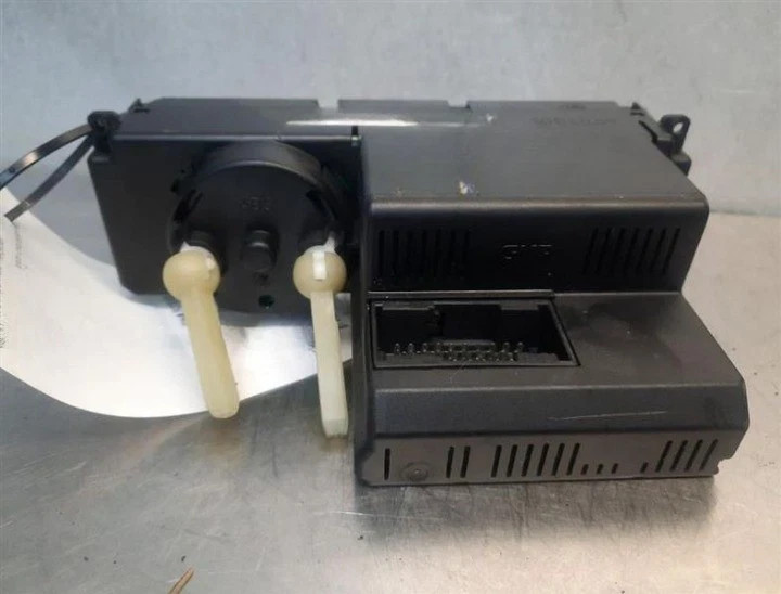 2004-2008 Chrysler Crossfire A/C Heater Temp Climate Control Dash Mounted OEM