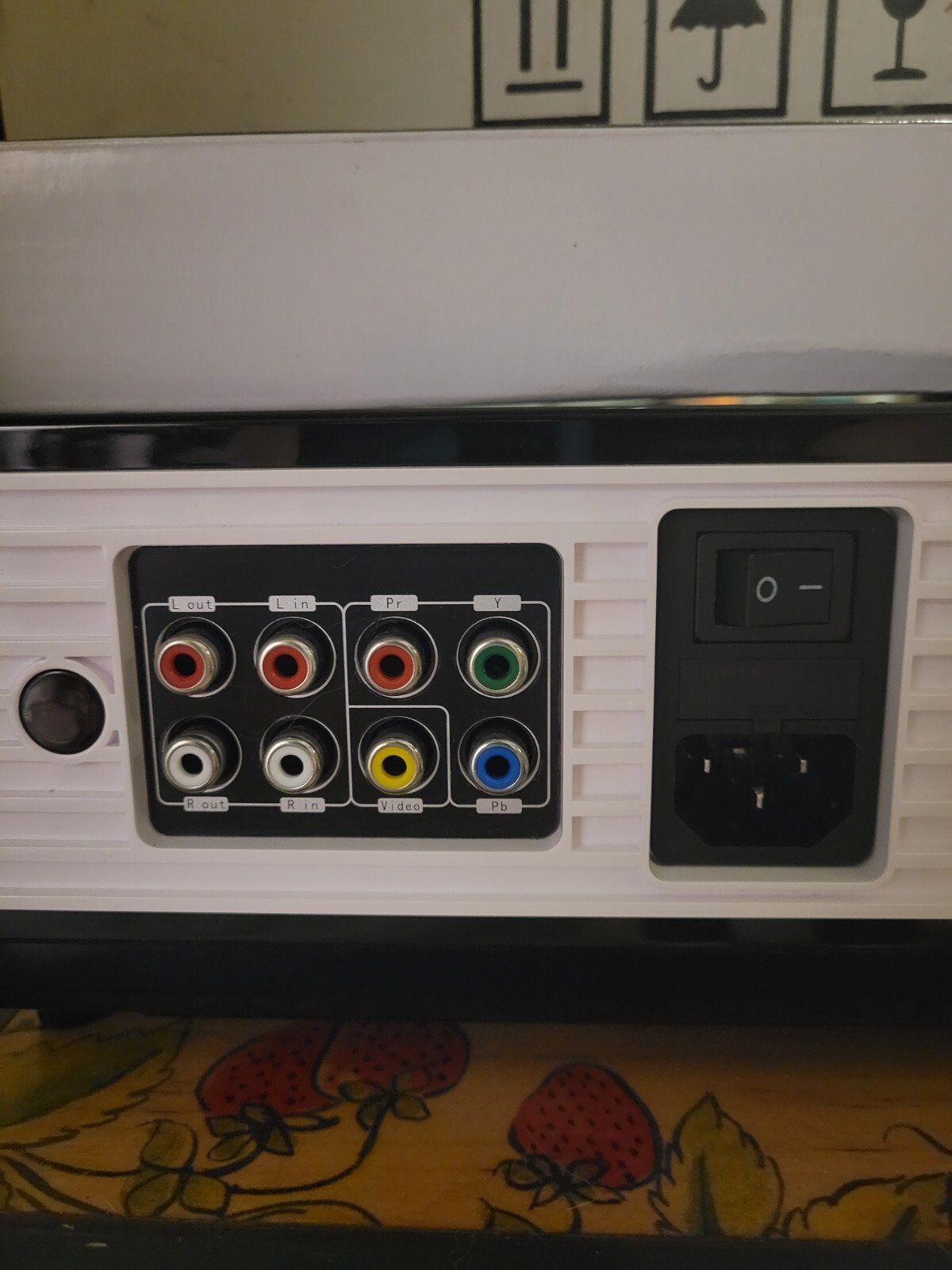 Brooks Cinema Series VT40 Home Theater Projector & Ceiling Mount Open Box Bundle