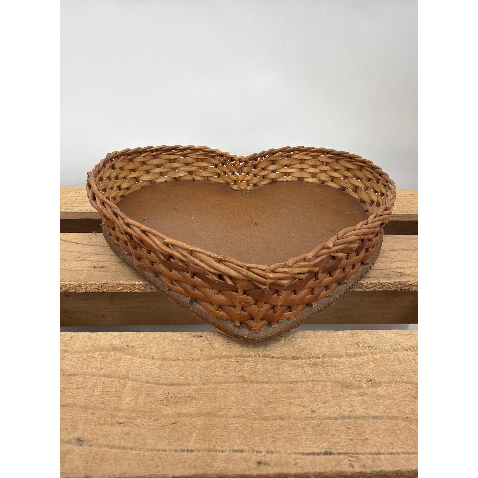 Vintage Heart Shaped Woven Wicker Basket Tray Brown Wood Base Farmhouse Decor