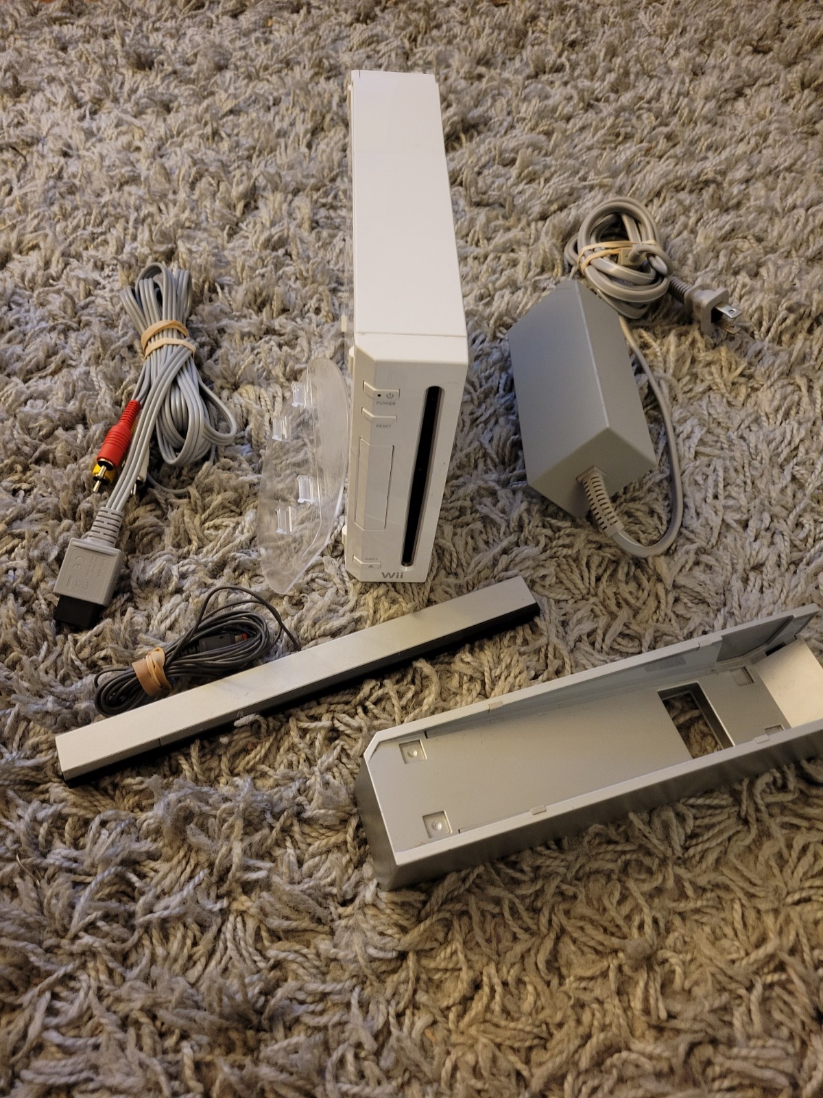 Nintendo Wii RVL-001 2006 White Console w/ Power Cables & Sensor