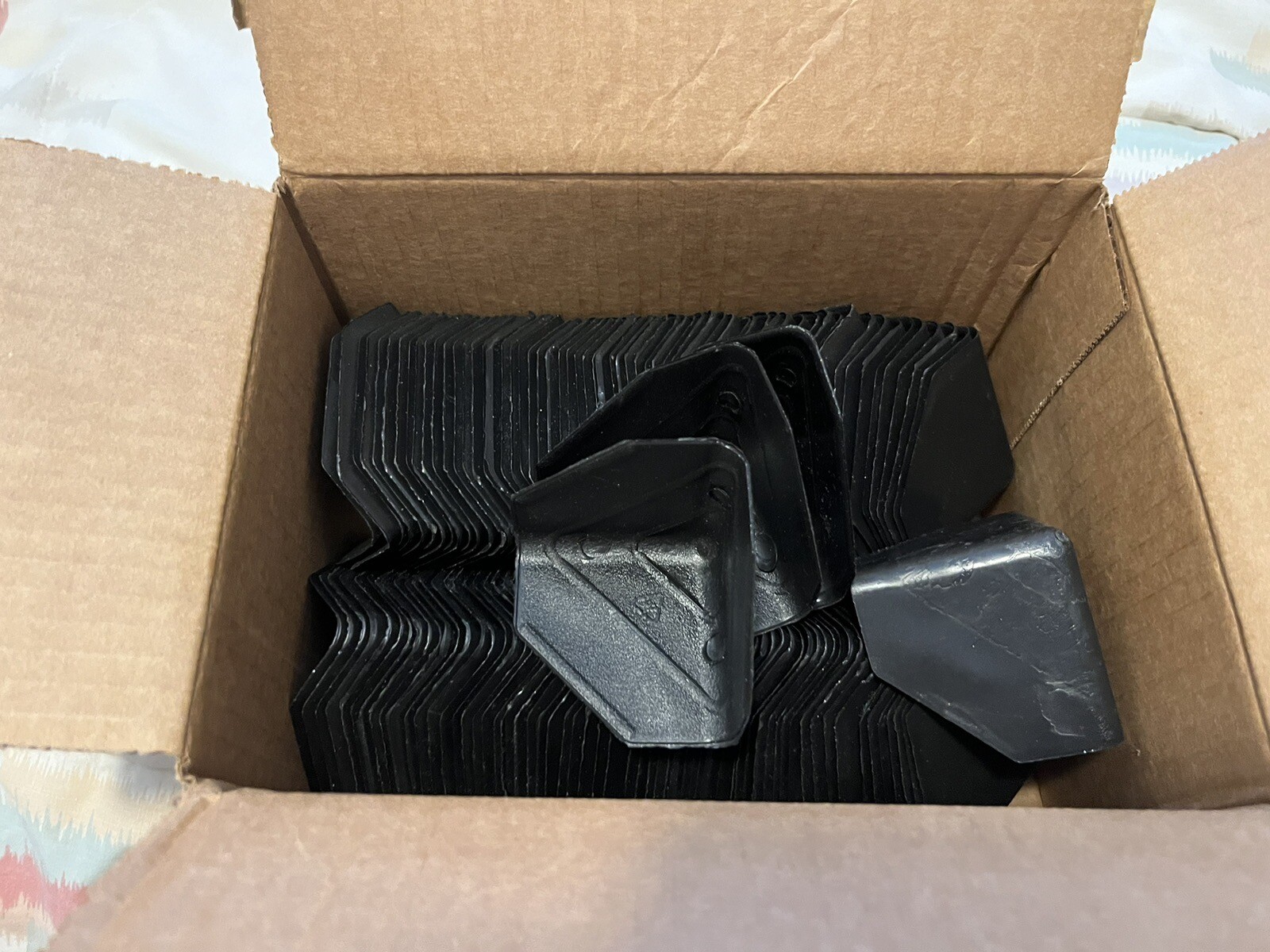 Black Plastic Box Reinforcement Corners 125 Count