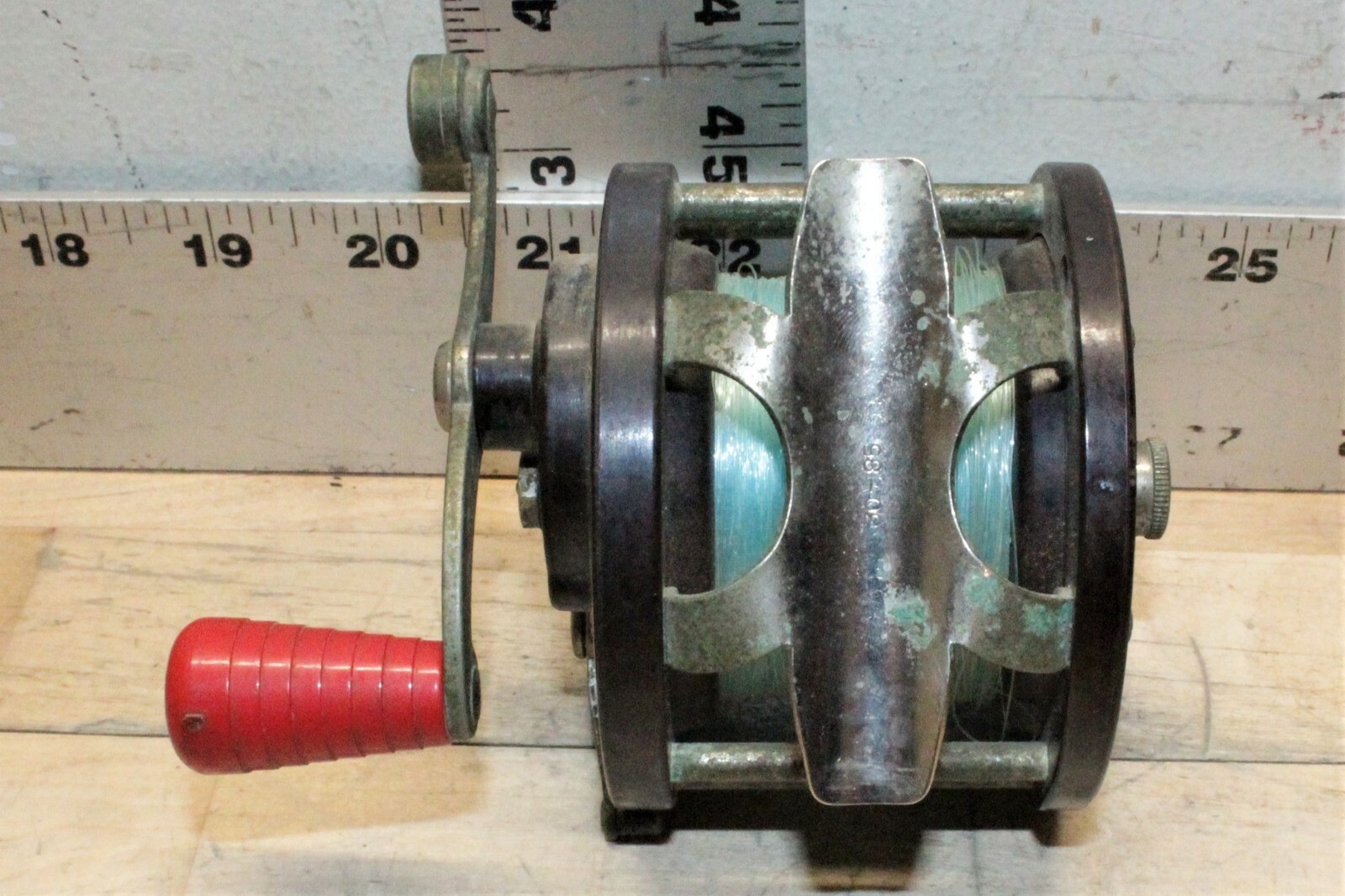 Vintage Penn Sea Mate No 79 Fishing Reel Bakelite Salt Water Deep Sea Red Handle