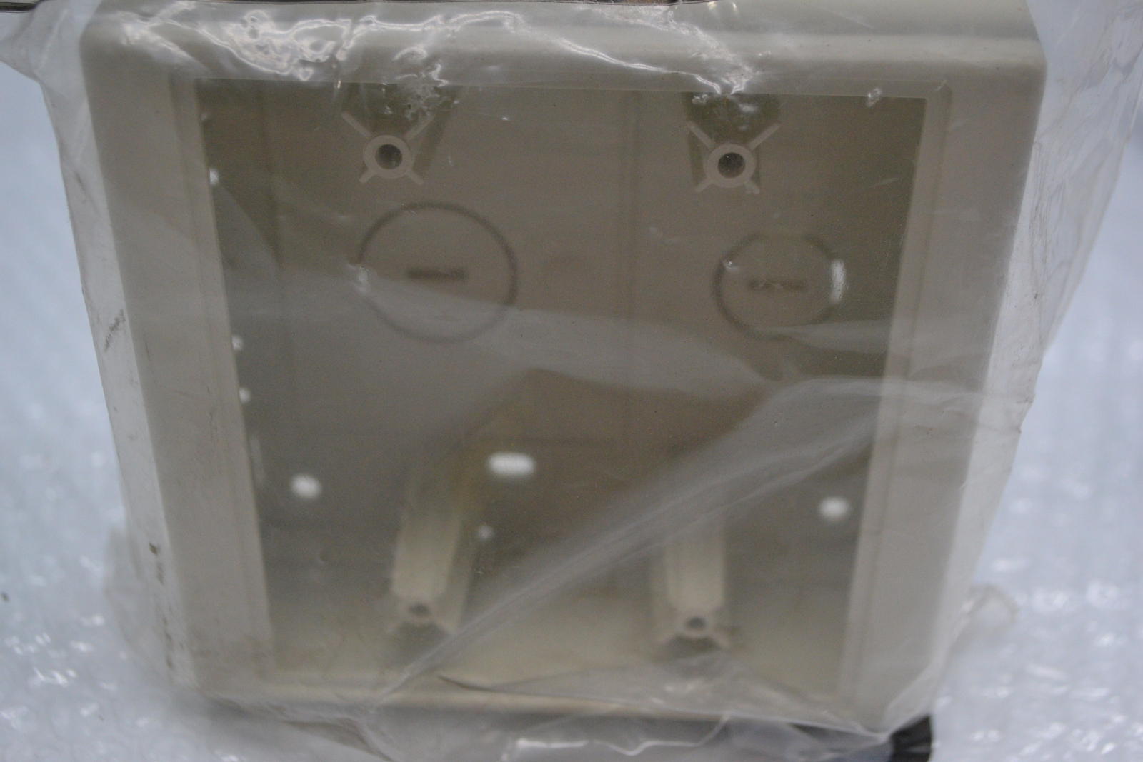 HUBBELL PT12TGB BOX 1.91" NSMP