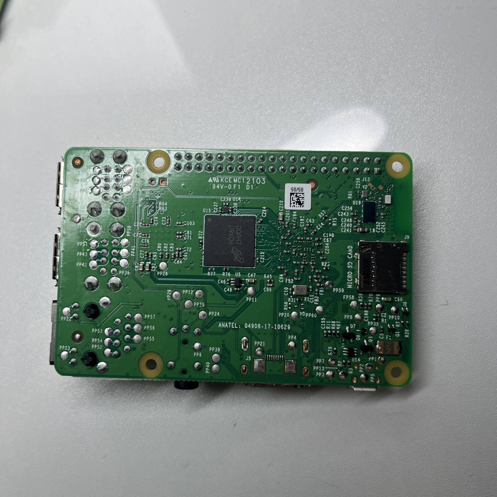 Raspberry Pi 3 Model B V1.2 - Quad-Core CPU, 1GB RAM, Wireless & Bluetooth