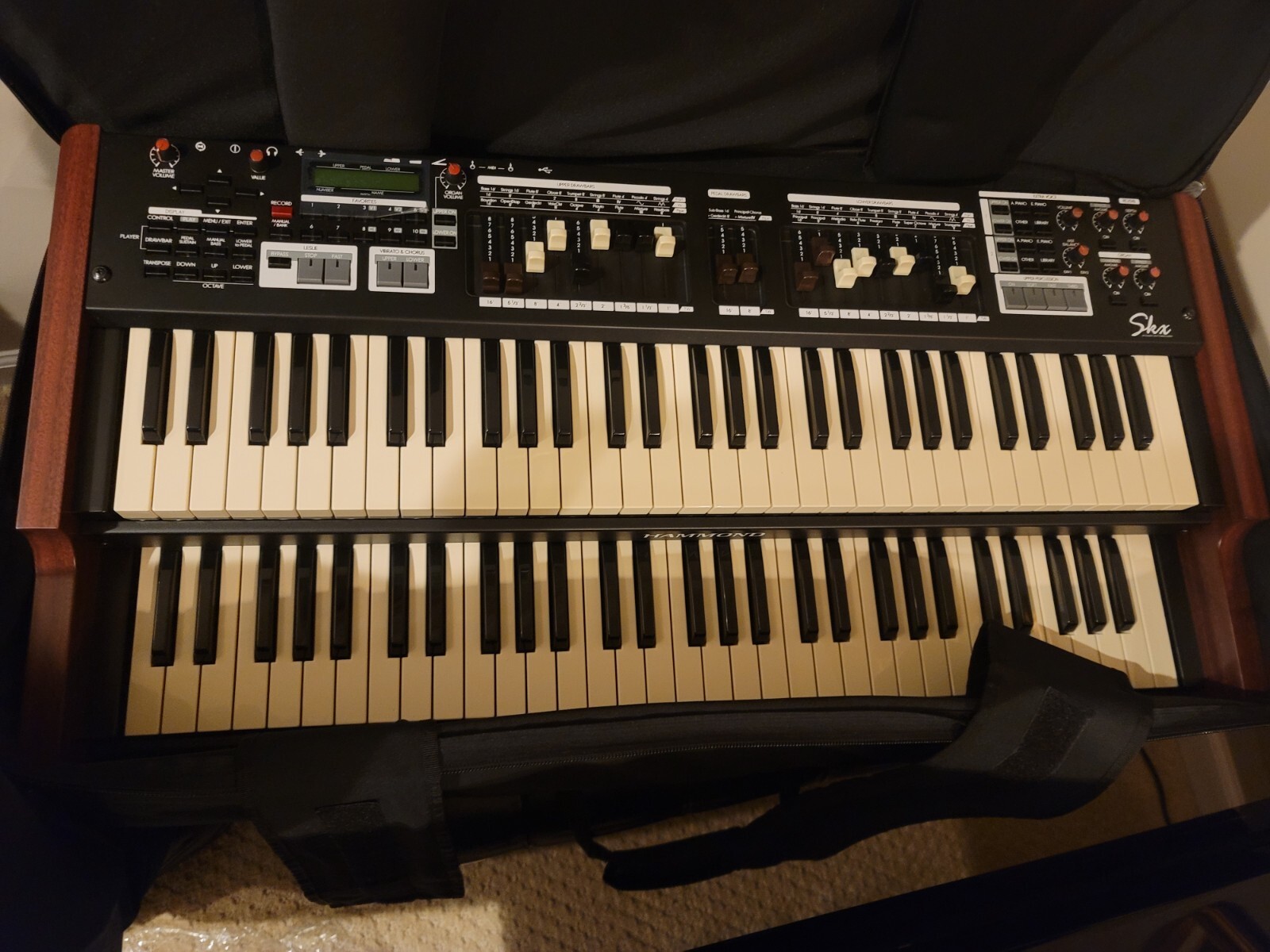 Hammond SKX 61-Key Dual Manual Stage Keyboard Organ synthesizer  manual controls