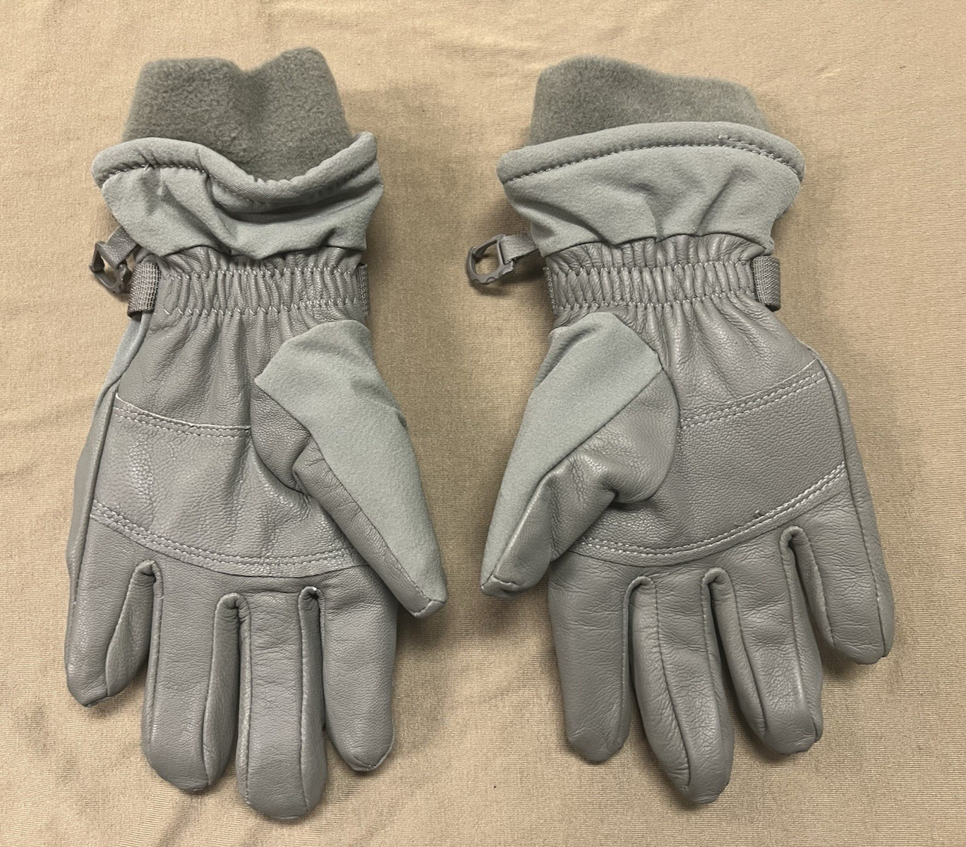 US Military Issue Foliage Green Intermediate Cold Wet Weather Gloves Size Small