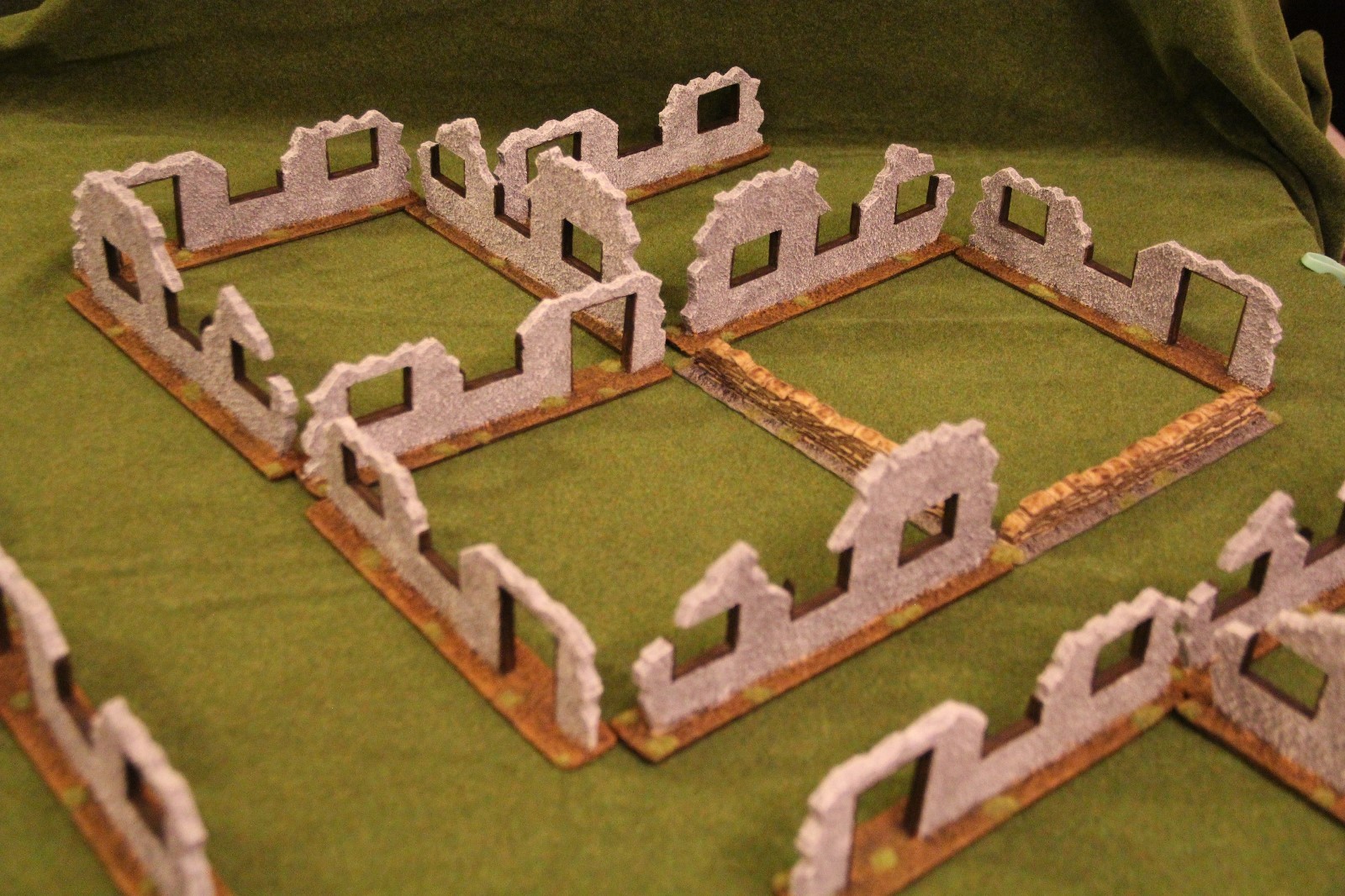 War games scenery modular sand bag walls x2, resin cast warhammer style.