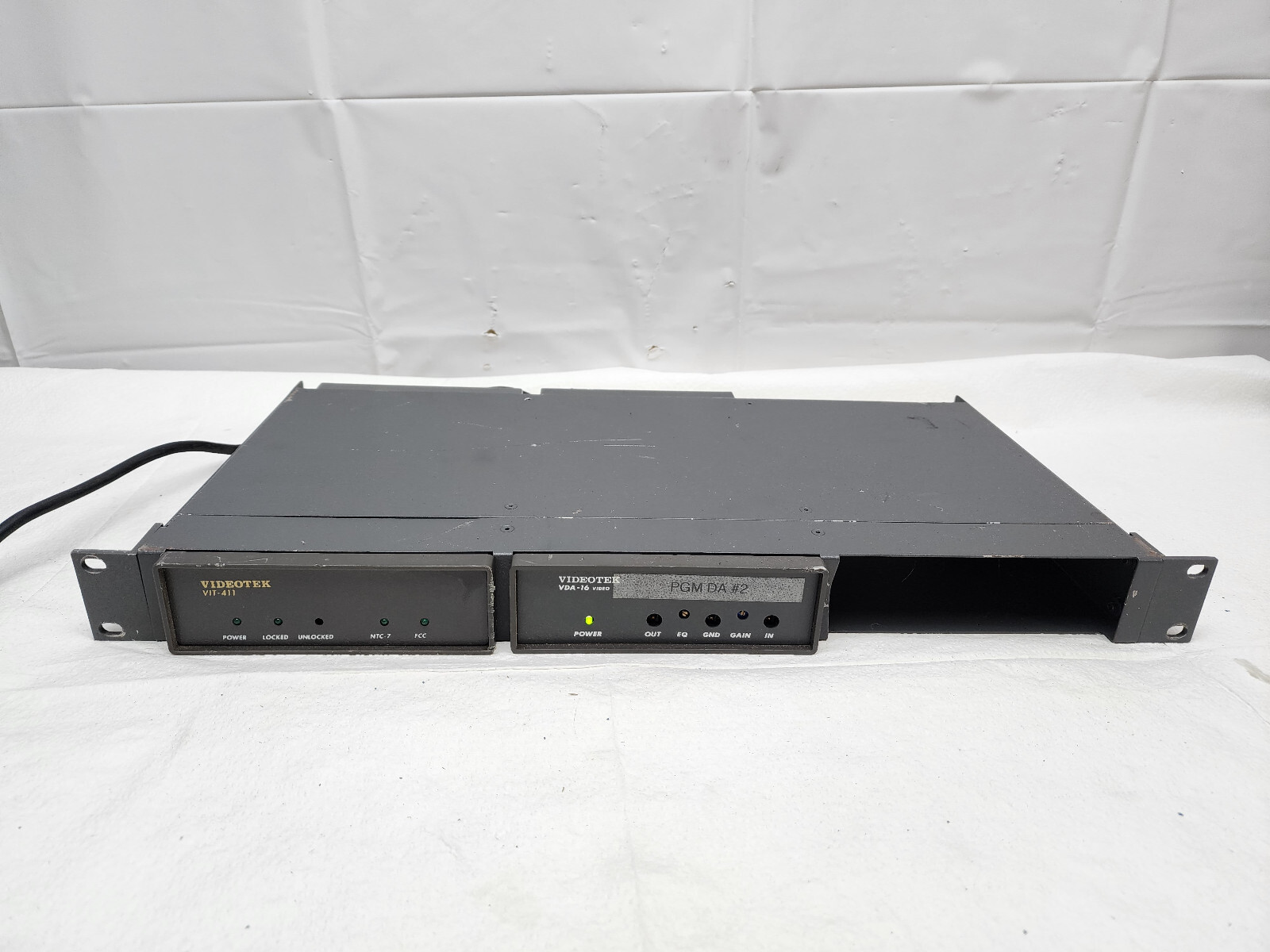 Videotek VDA-16 Video Distribution Amplifier W/ 1x VIT-411