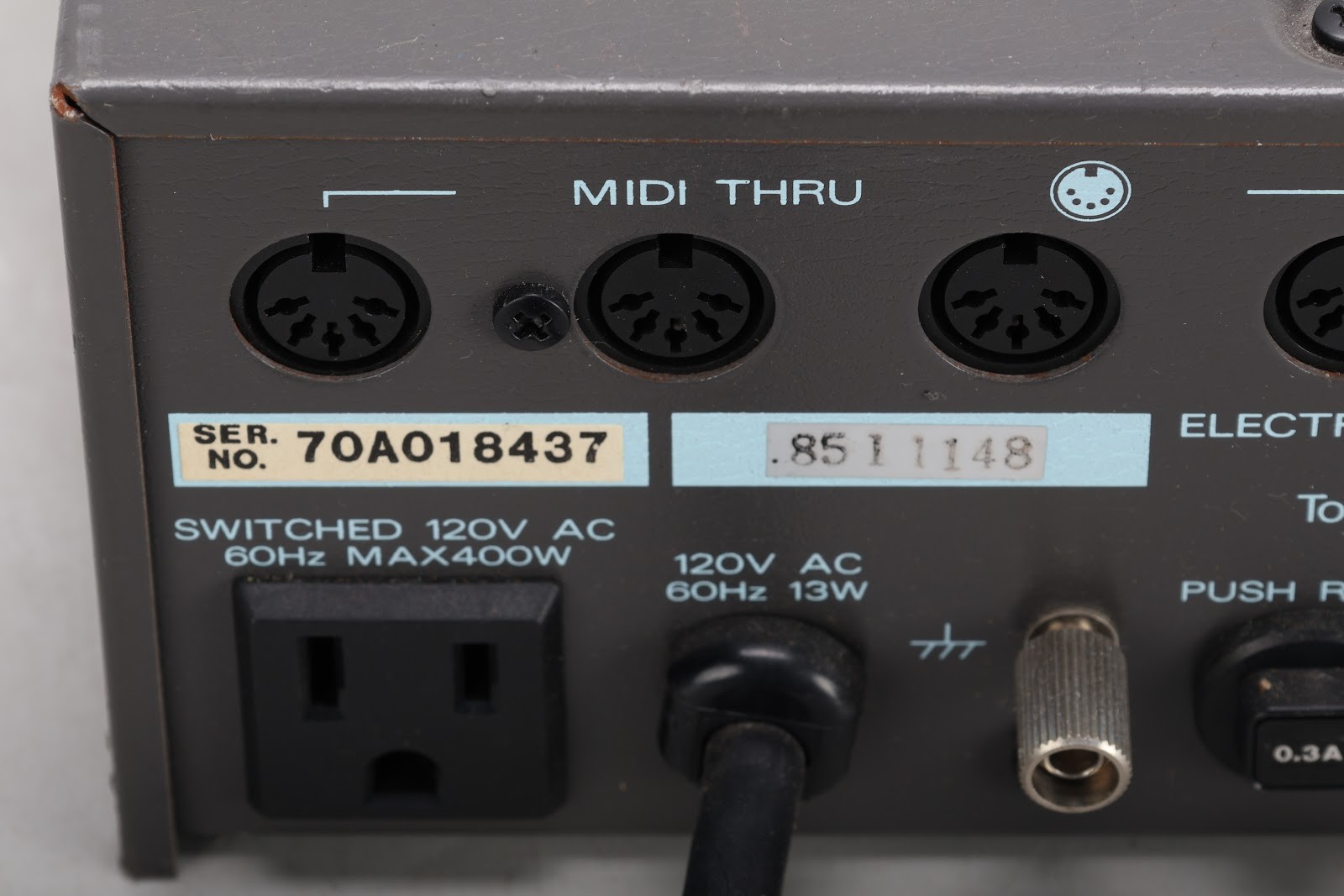 TOA D-4 4-Channel Electronic Music Mixer Preamplifier Equalizer