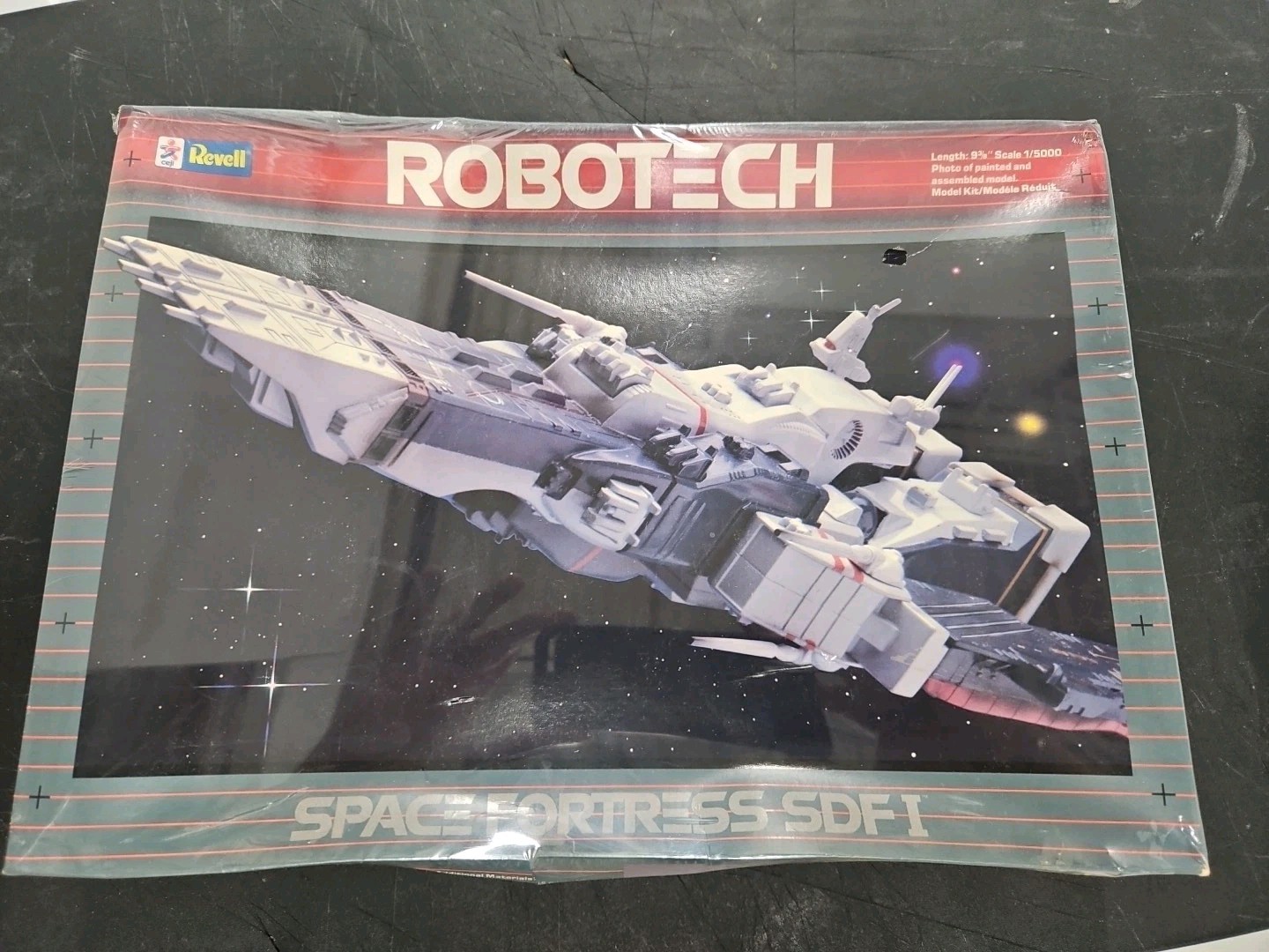 Revell Robotech 1/5000 Space Fortress SDF-1 Model Kit #1144. SEALED