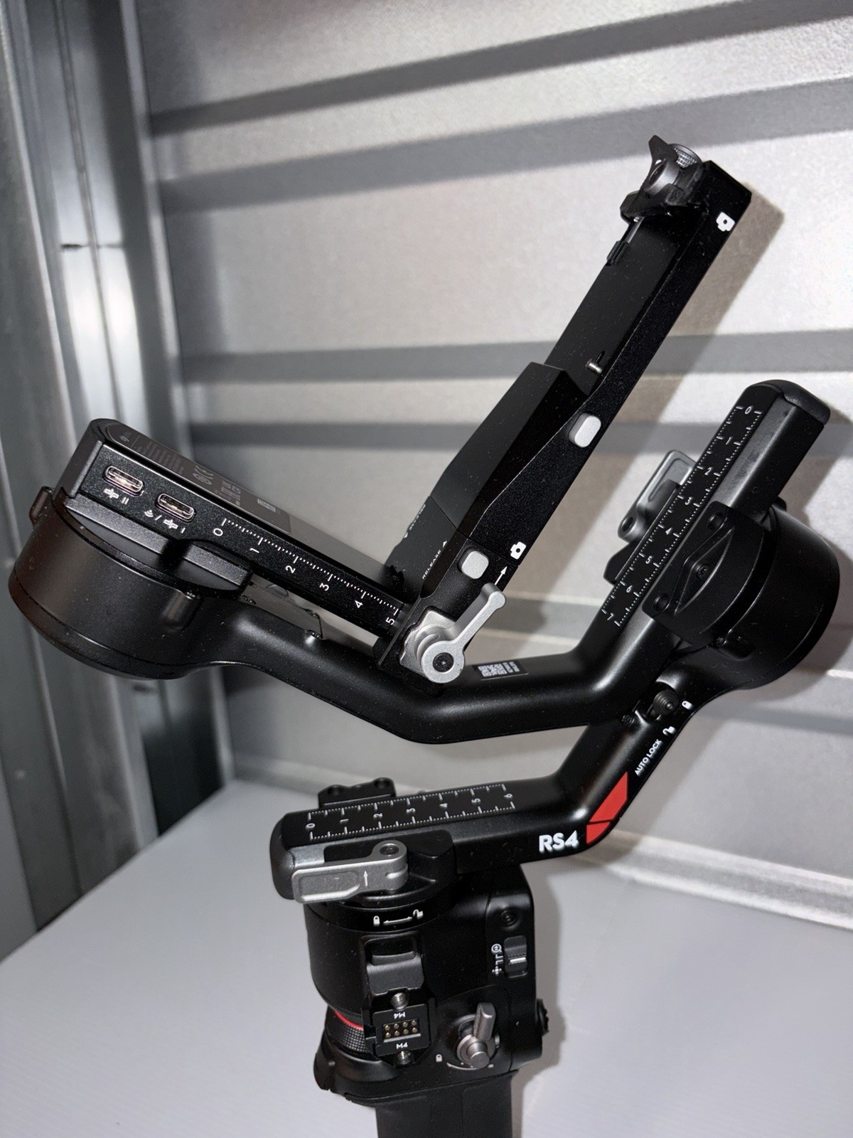 DJI RS 4 3-Axis Gimbal Stabilizer for Cameras