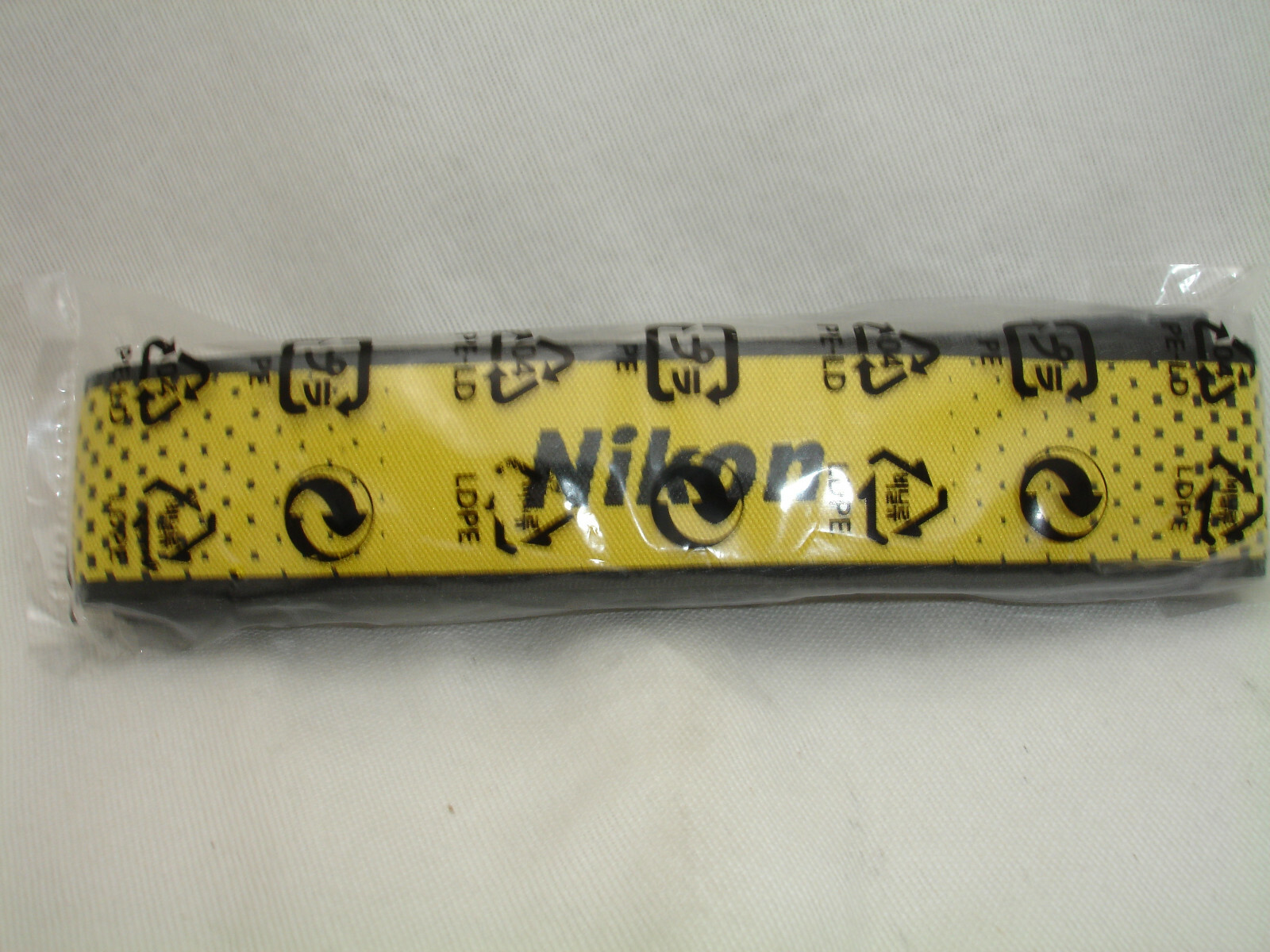 Nikon Z Camera Neck Strap AN-DC19 for Z series camera Z6 Z7 , 1 1/8" wide