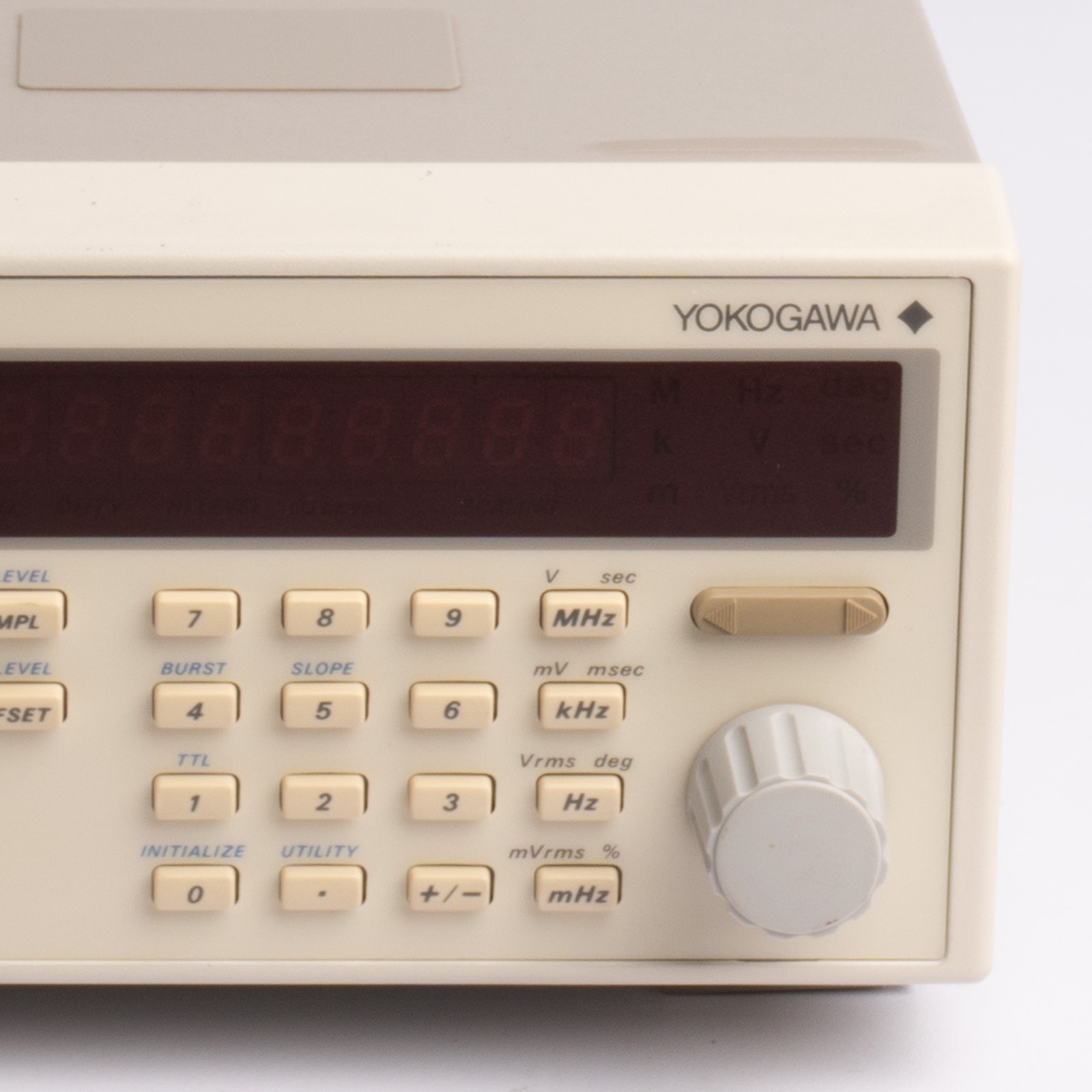 YOKOGAWA FG110 2MHz SYNTHESIZED FUNCTION GENERATOR W/Cables