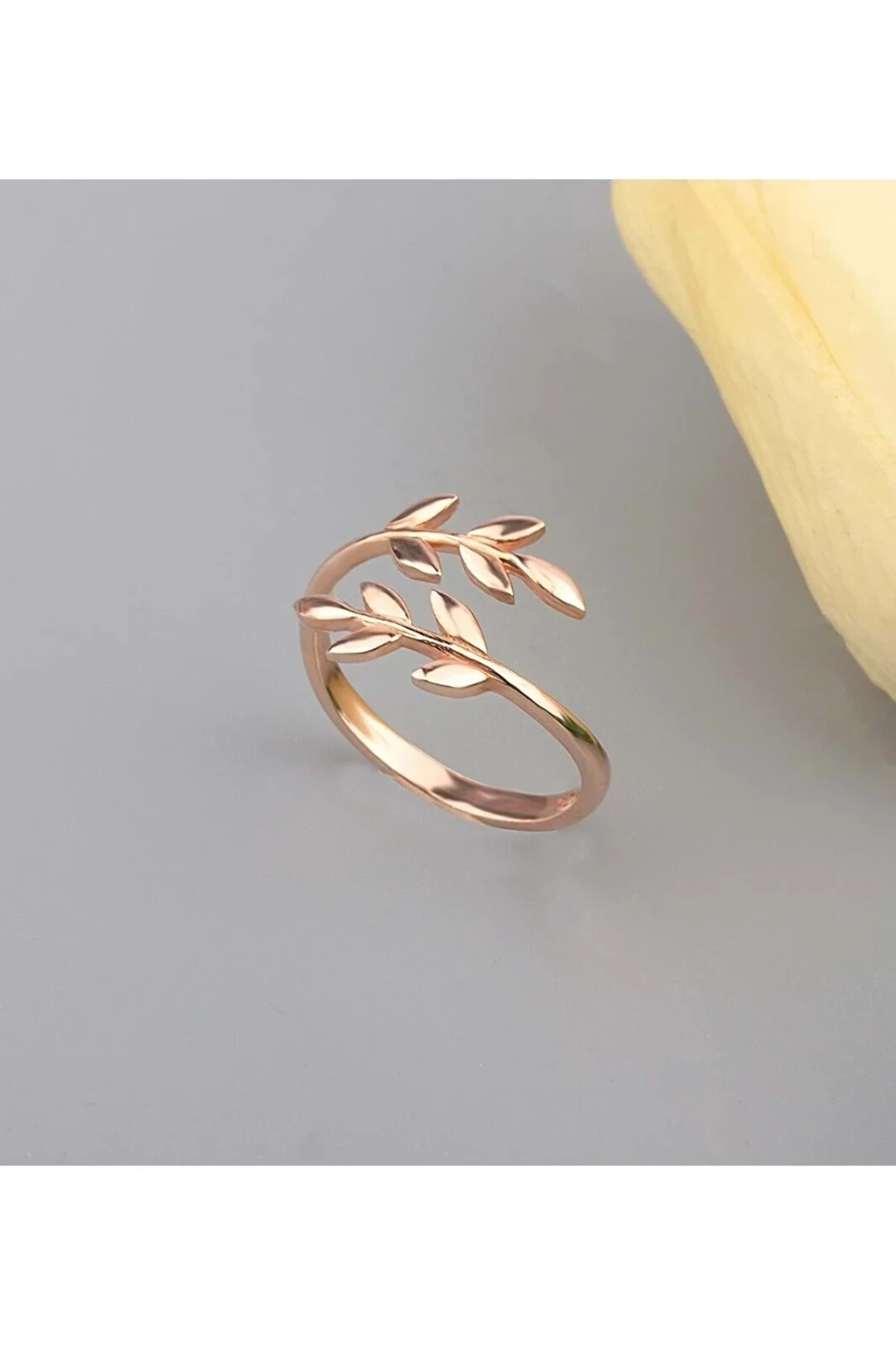 Minimalistic Leaf Cute Toe Rings For Gift Women's 14K Rose Gold