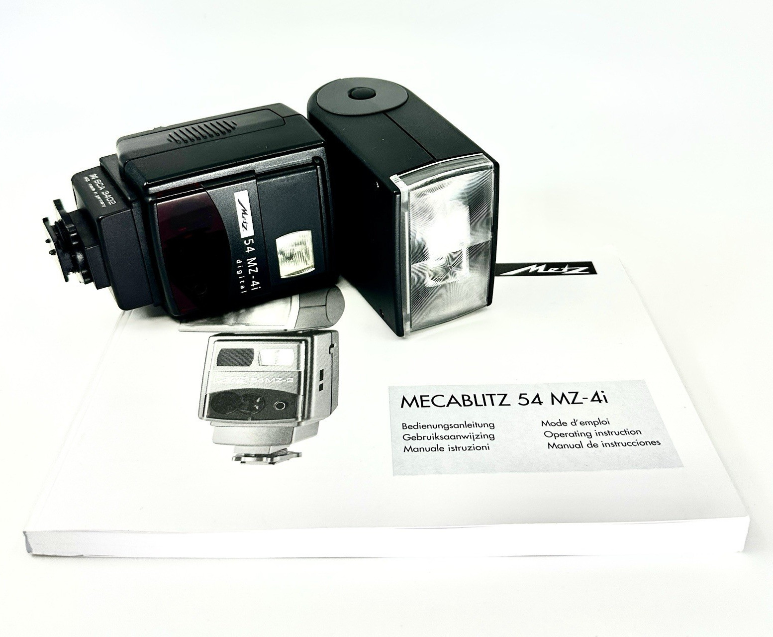 Metz Mecablitz 54 MZ-4i Flash Gun with SCA 3402 Hot Shoe adapter