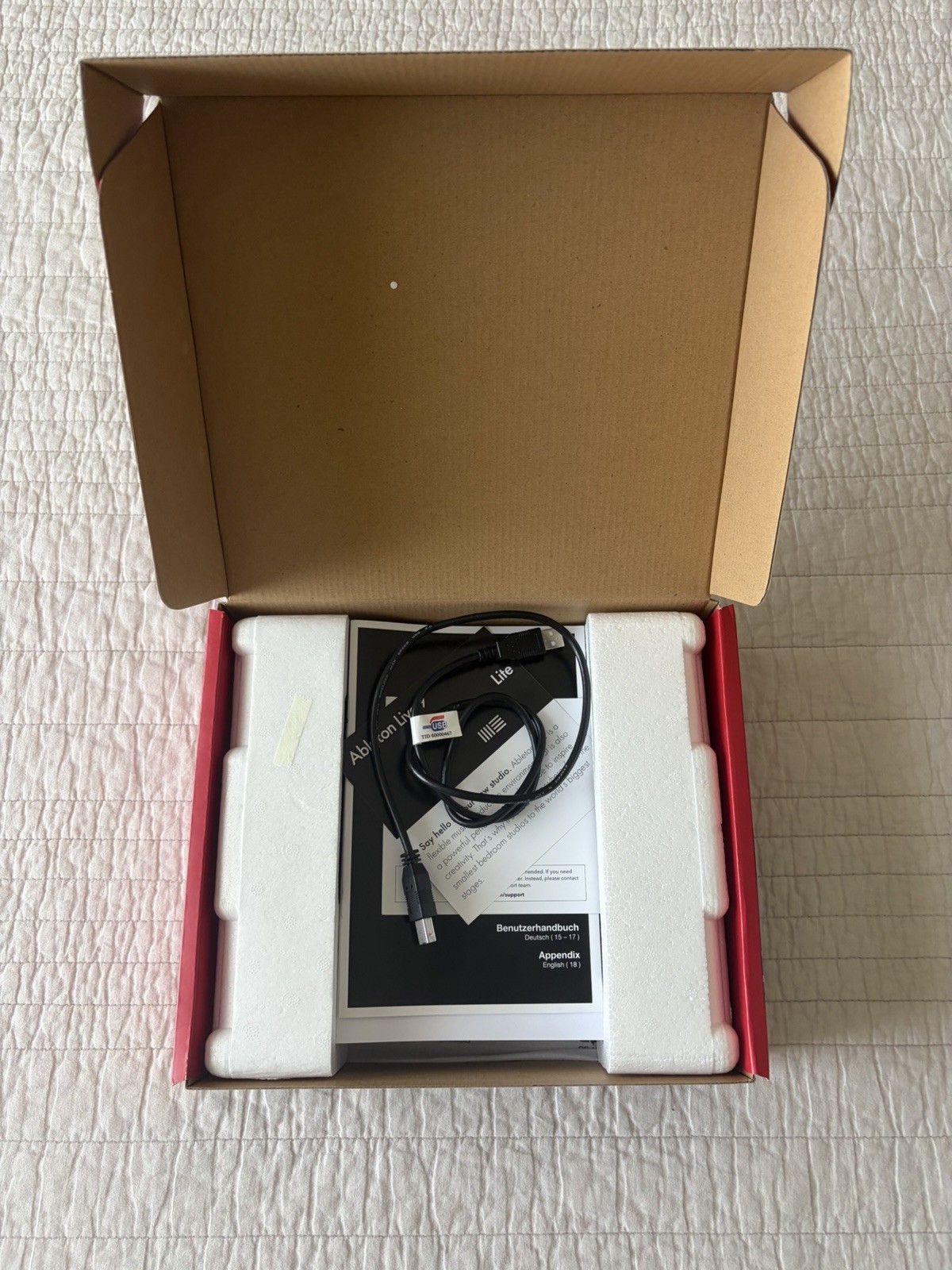 Akai Professional MPD218 - MIDI PAD CONTROLLER WITH 16 MPC PADS