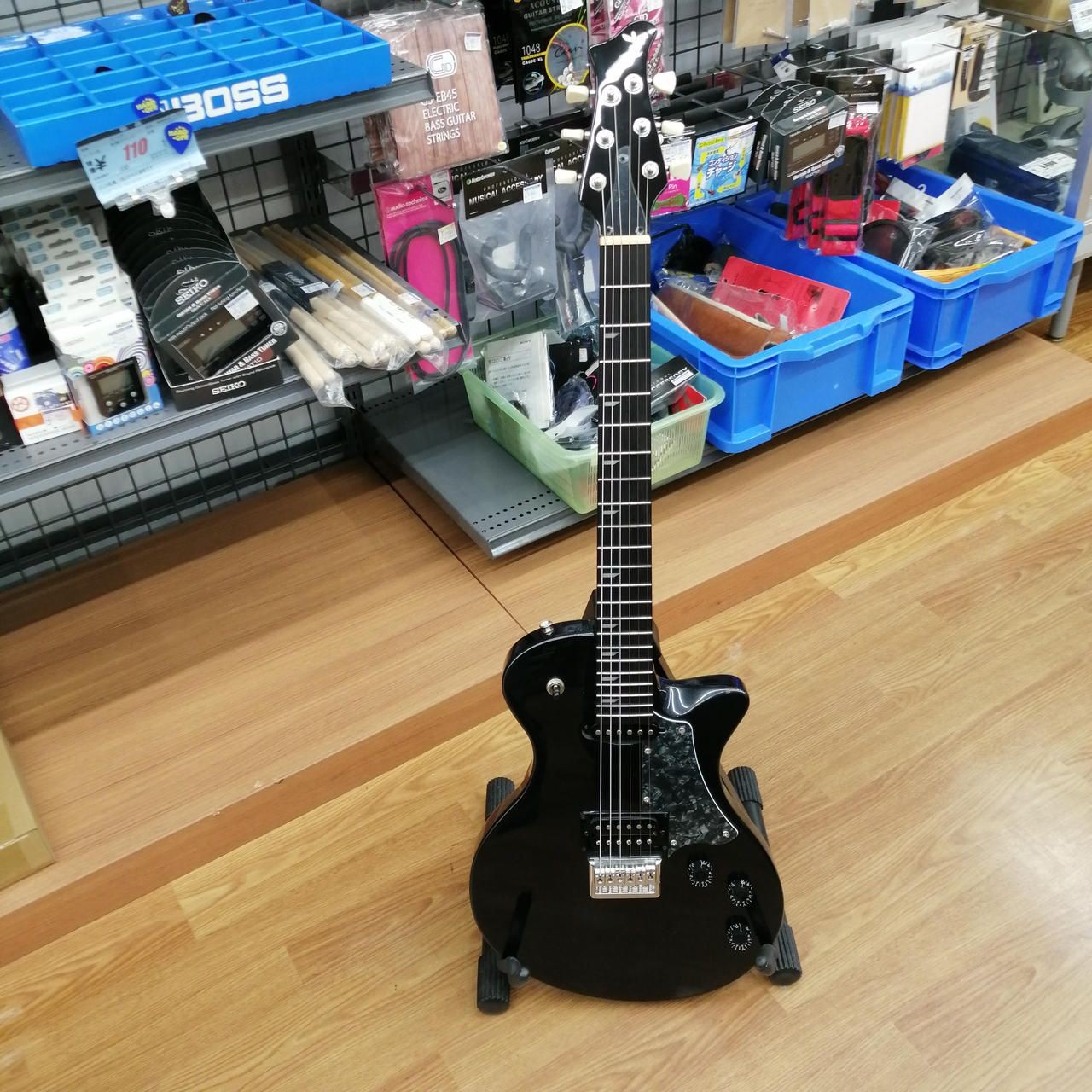 RYOGA ELECTRIC GUITAR HORNETLE Used