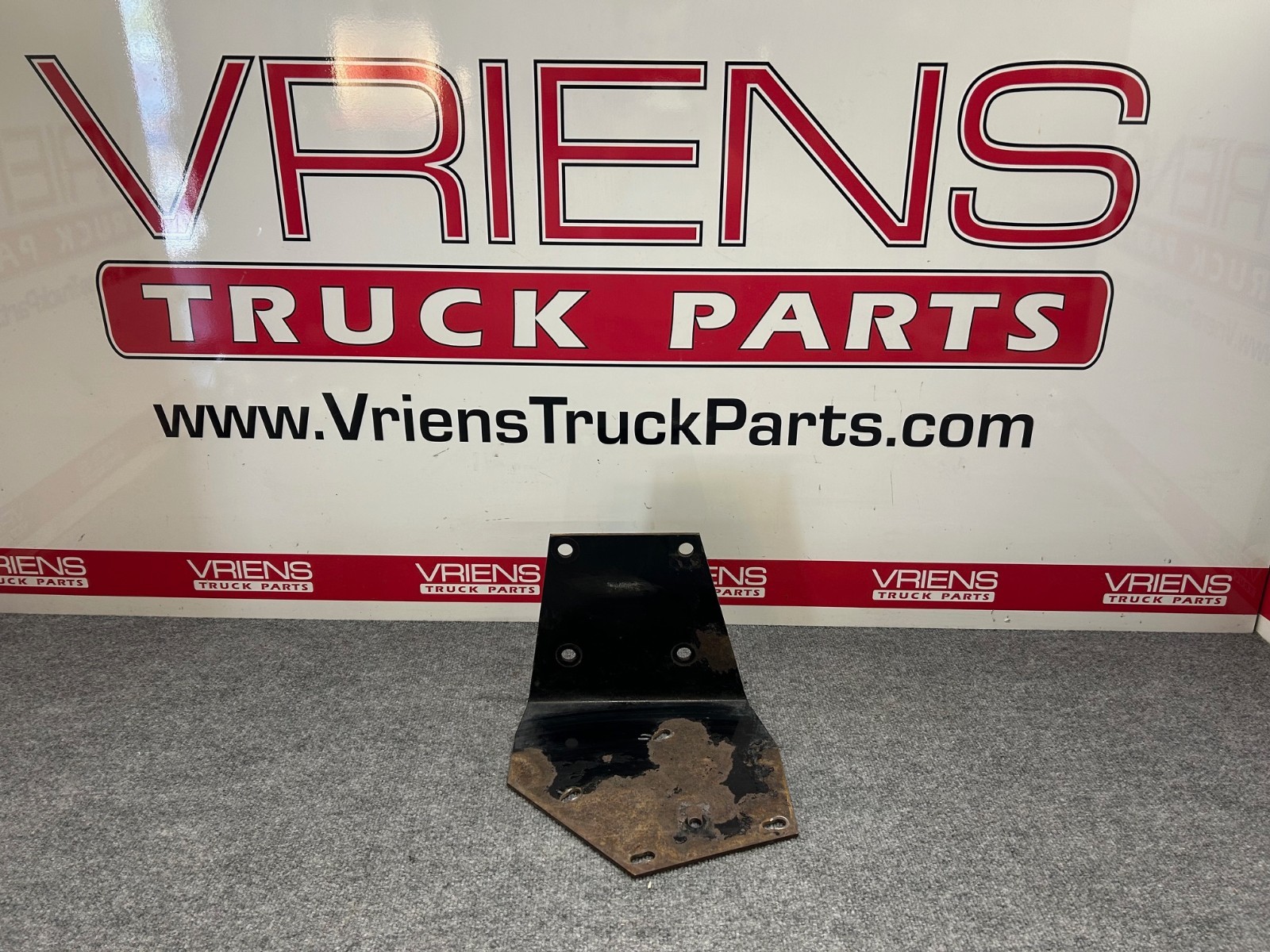 KENWORTH K054-2726R BRACKET-EXHAUST