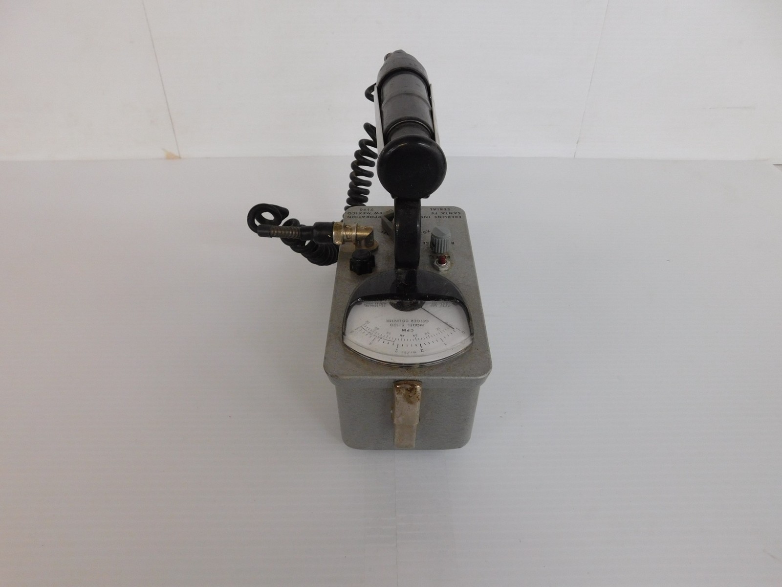EBERLINE INSTRUMENT CORP MODEL E-120 GEIGER COUNTER (LKP152)