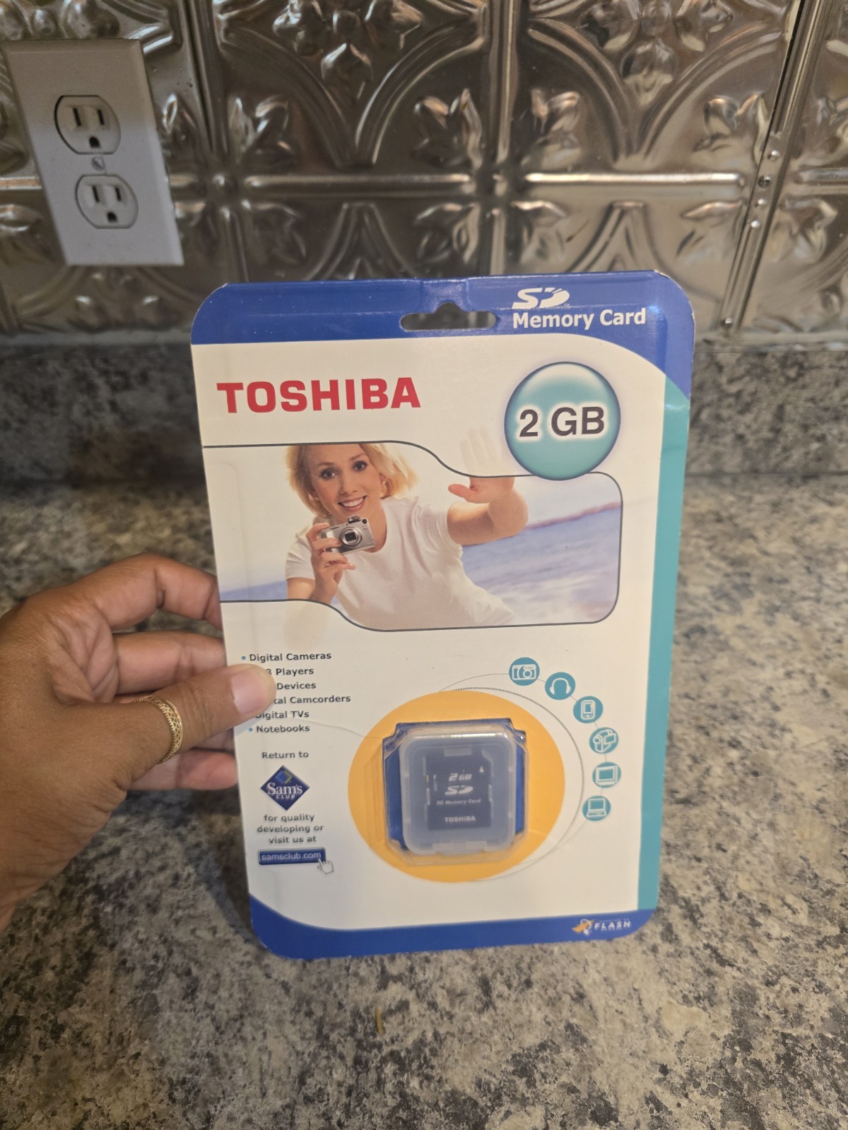 NEW & Sealed Toshiba 2 GB SD Memory Card SDHC