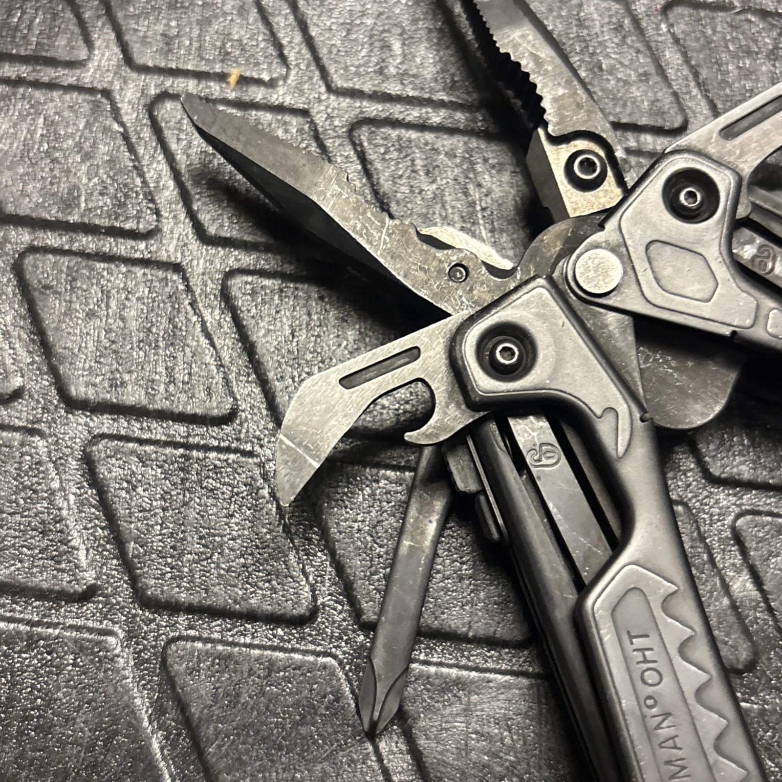 Leatherman OHT One Hand Tool Multitool - Black Oxide, Nice!