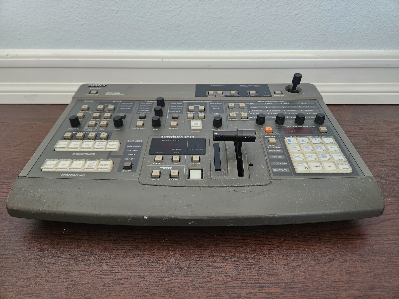 Sony DFS-300 DME Switcher Controller
