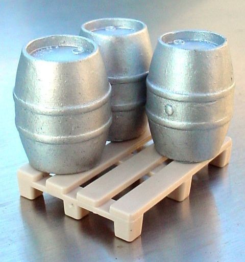 Budweiser Beer Keg Miniatures (3) w Cooler "Skid" Pallet 1/24 Scale G Diorama