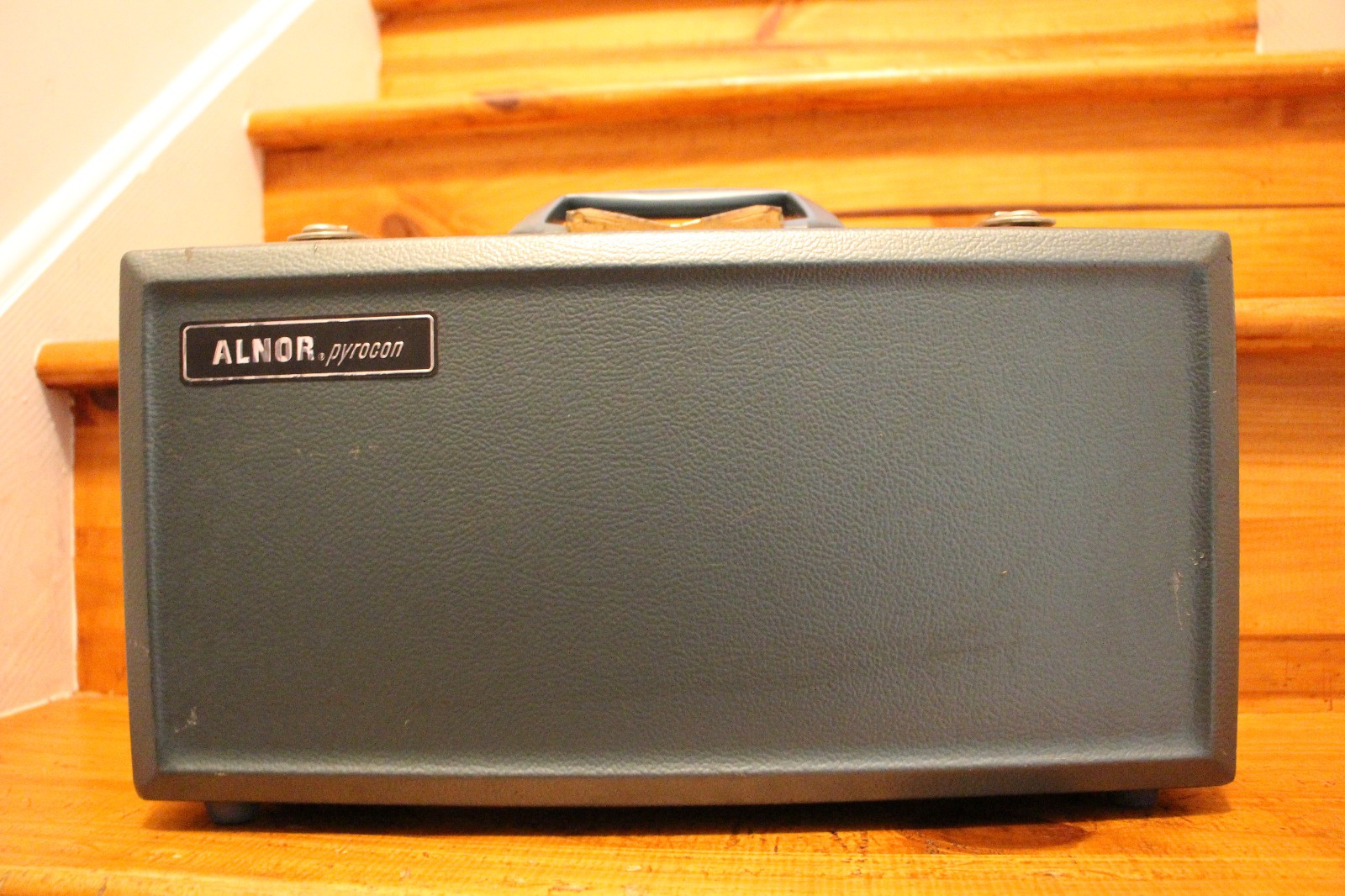 Vintage Alnor Pyrocon Thermocouple Pyrometer Surface Temperature Kit with case