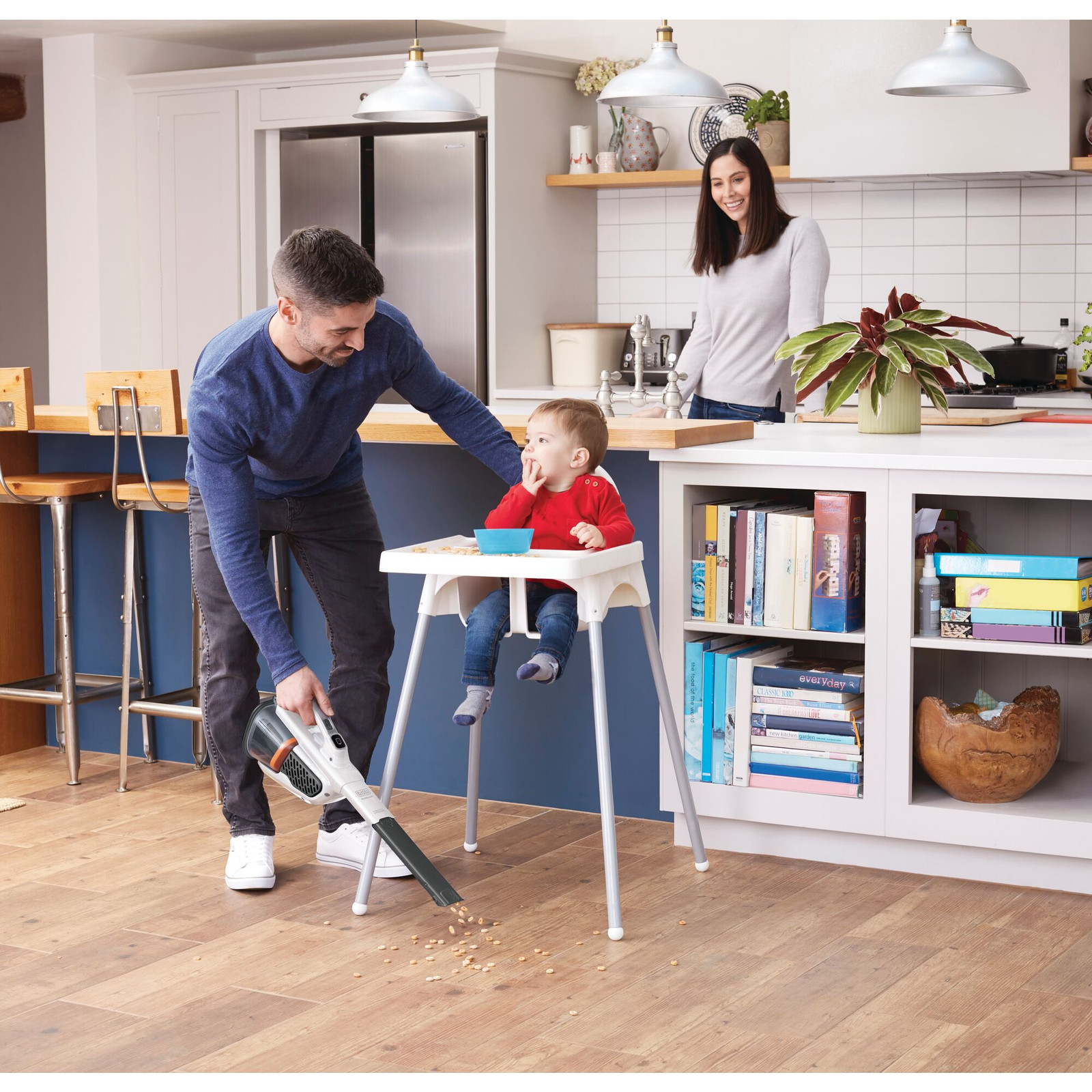 BLACK+DECKER Dustbuster Advancedclean - HHVK320J12