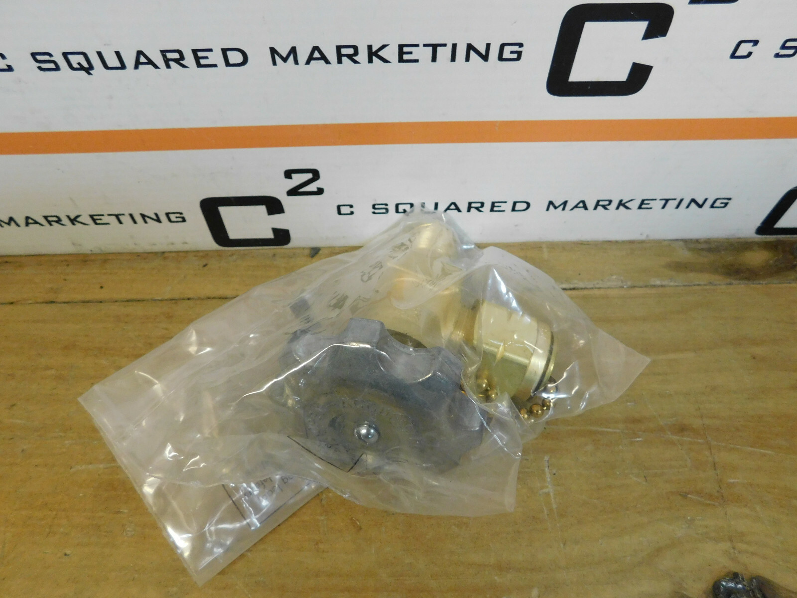 Western WSV-1-2 Line Station Valve with Gas Tight Cap NIB CSQ