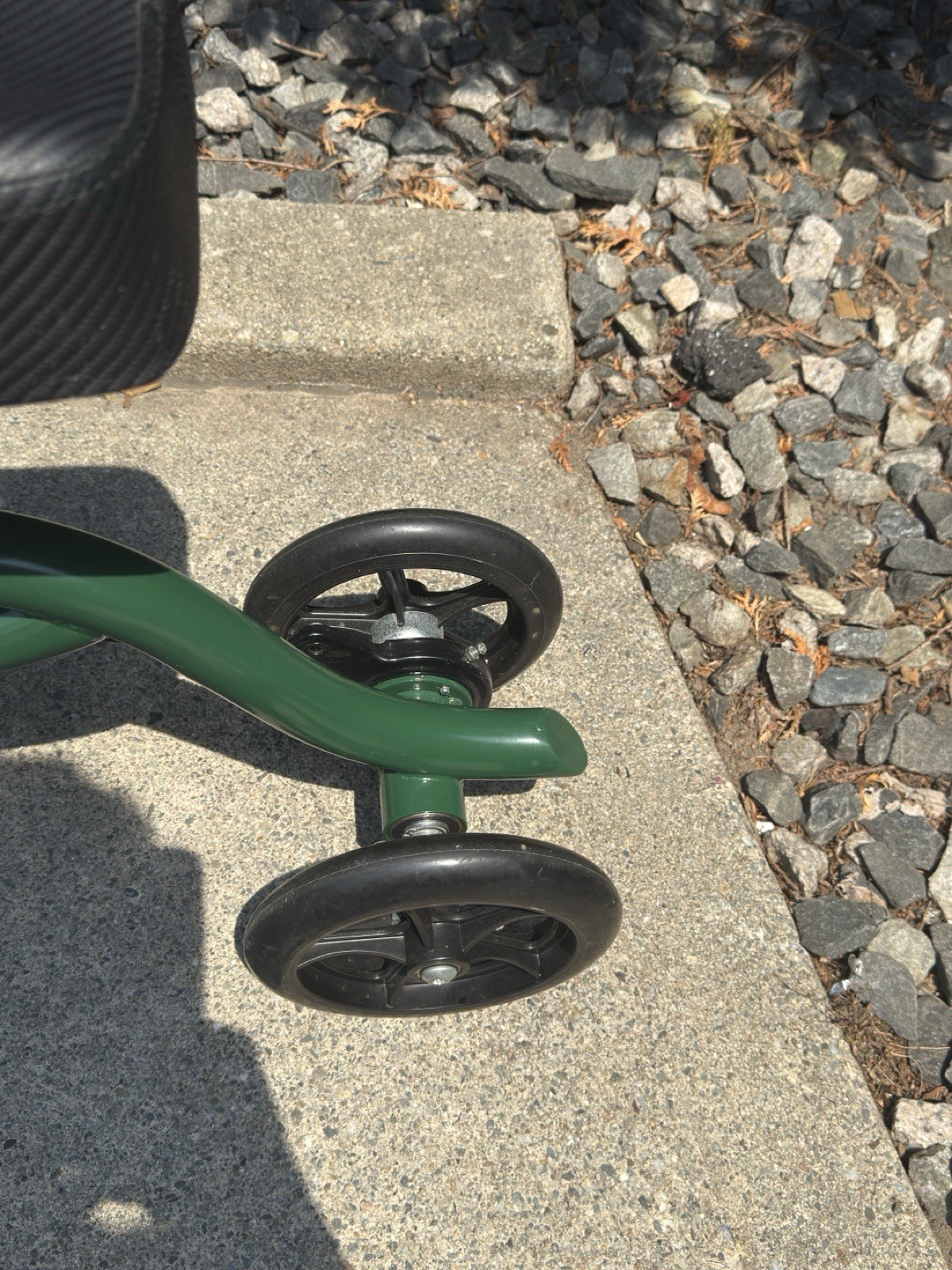 KneeRover Knee Steerable Scooter