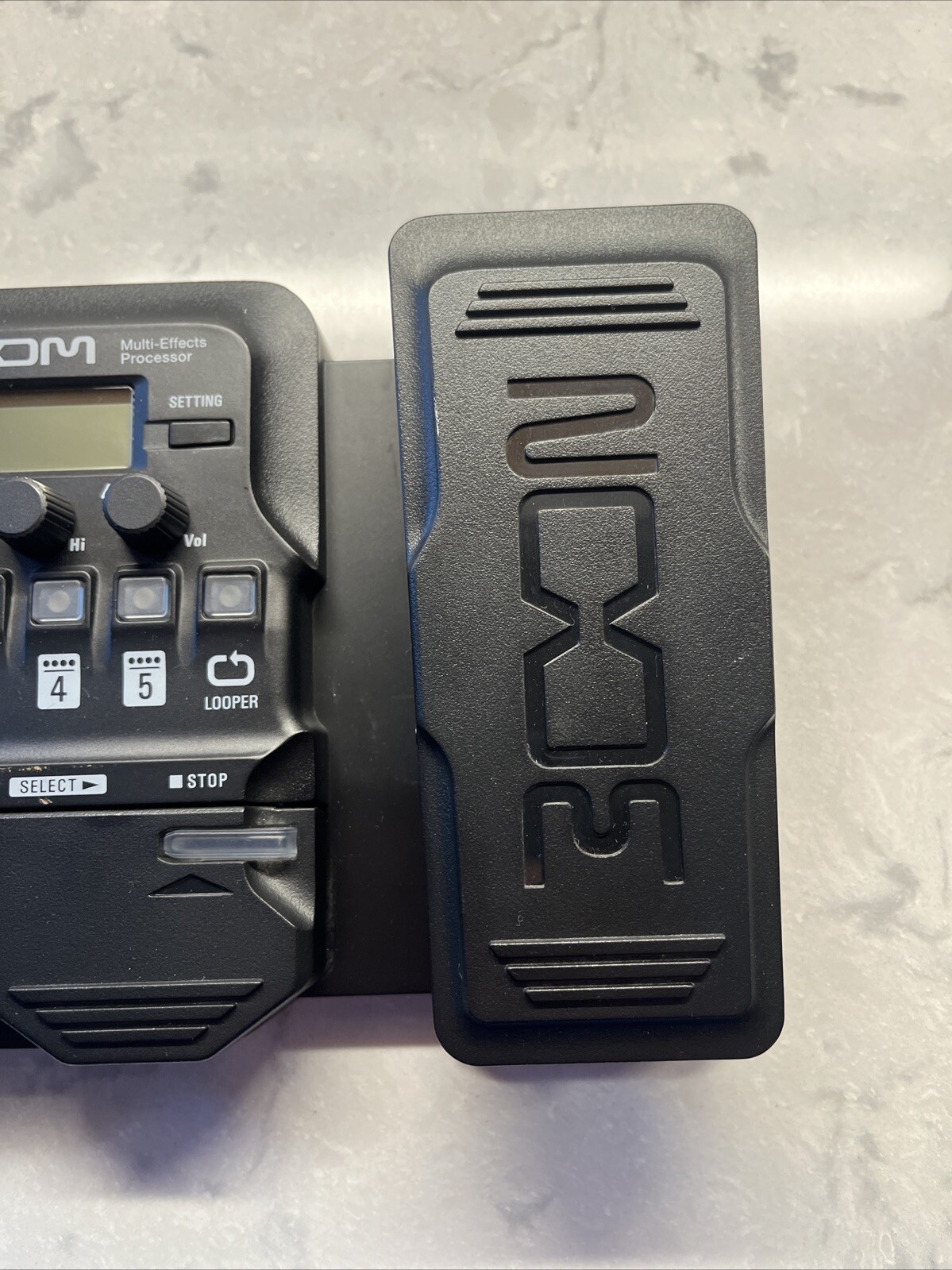Zoom G1X Four Guitar Effects Processor with Built-In Expression Pedal TESTED