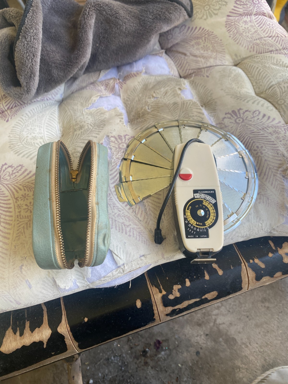 Vintage Popular Flash with Case