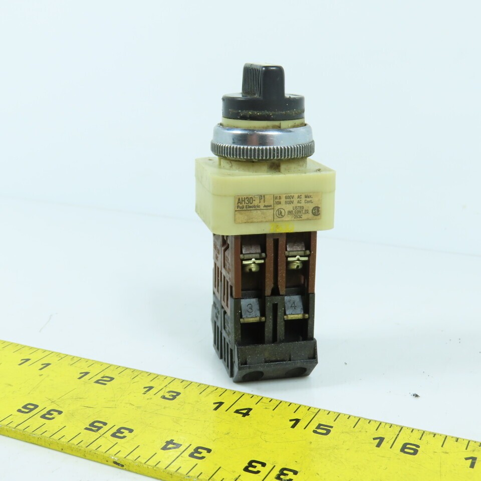 Fuji AH30-P1 3-Position Spring Return Selector Switch 600VAC 10A