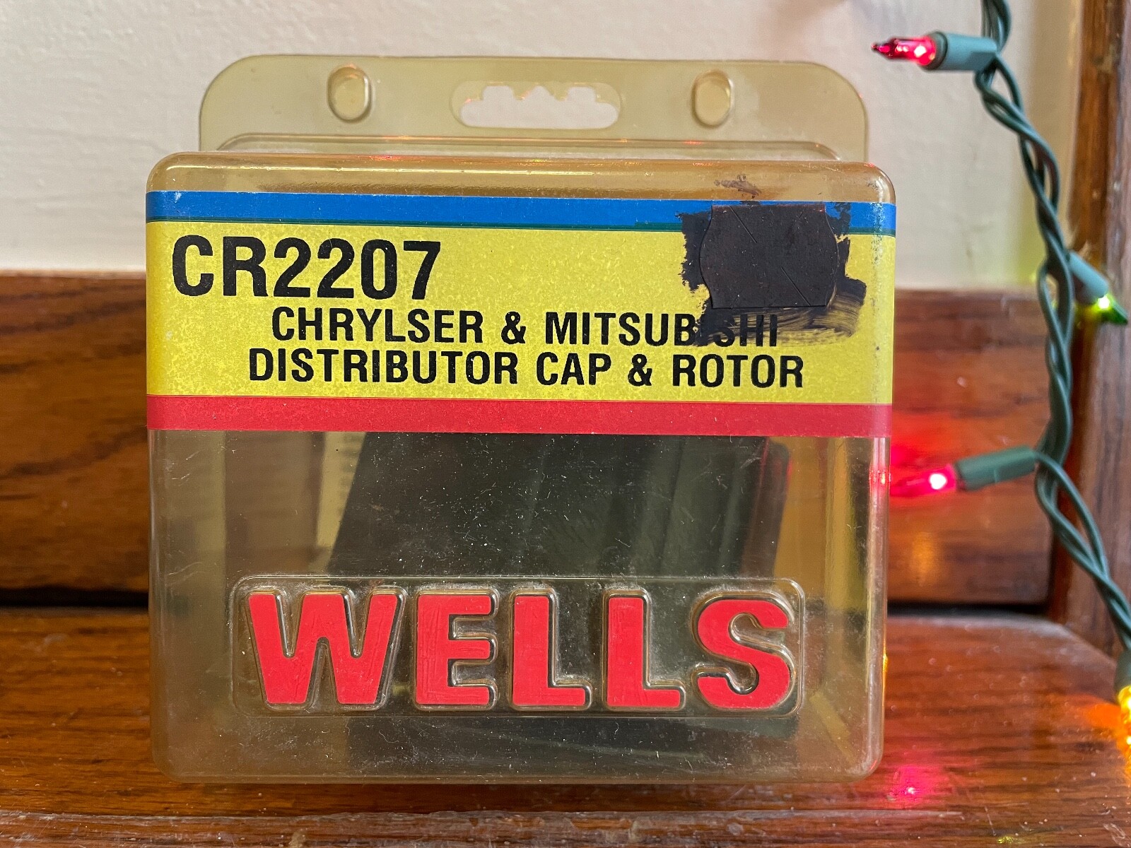 Wells - CR2207 - 6-Cylinder - Chrysler  & Mitsubishi - Distributor Cap & Rotor