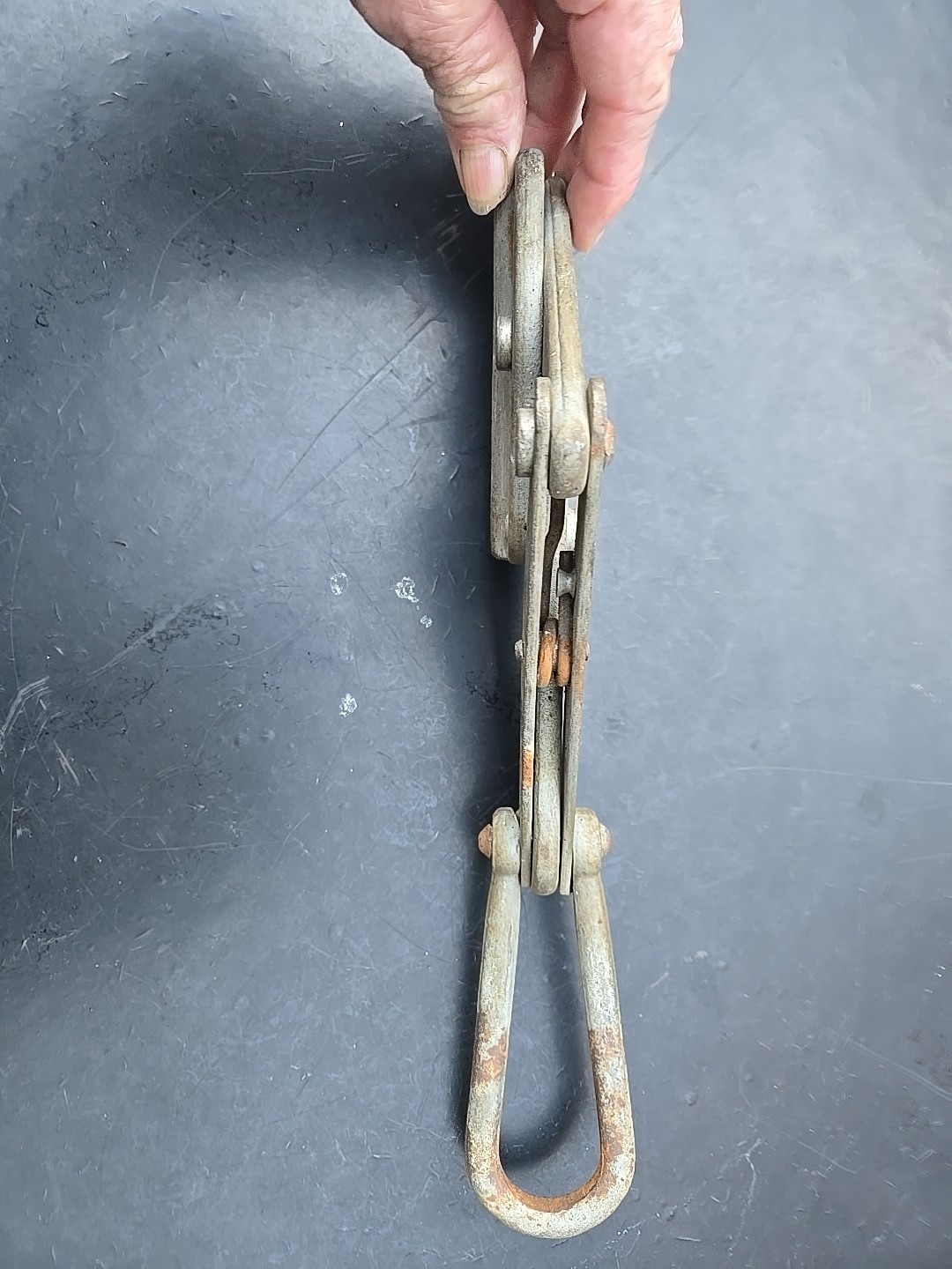 Cable Puller Grip for Bare Wire
