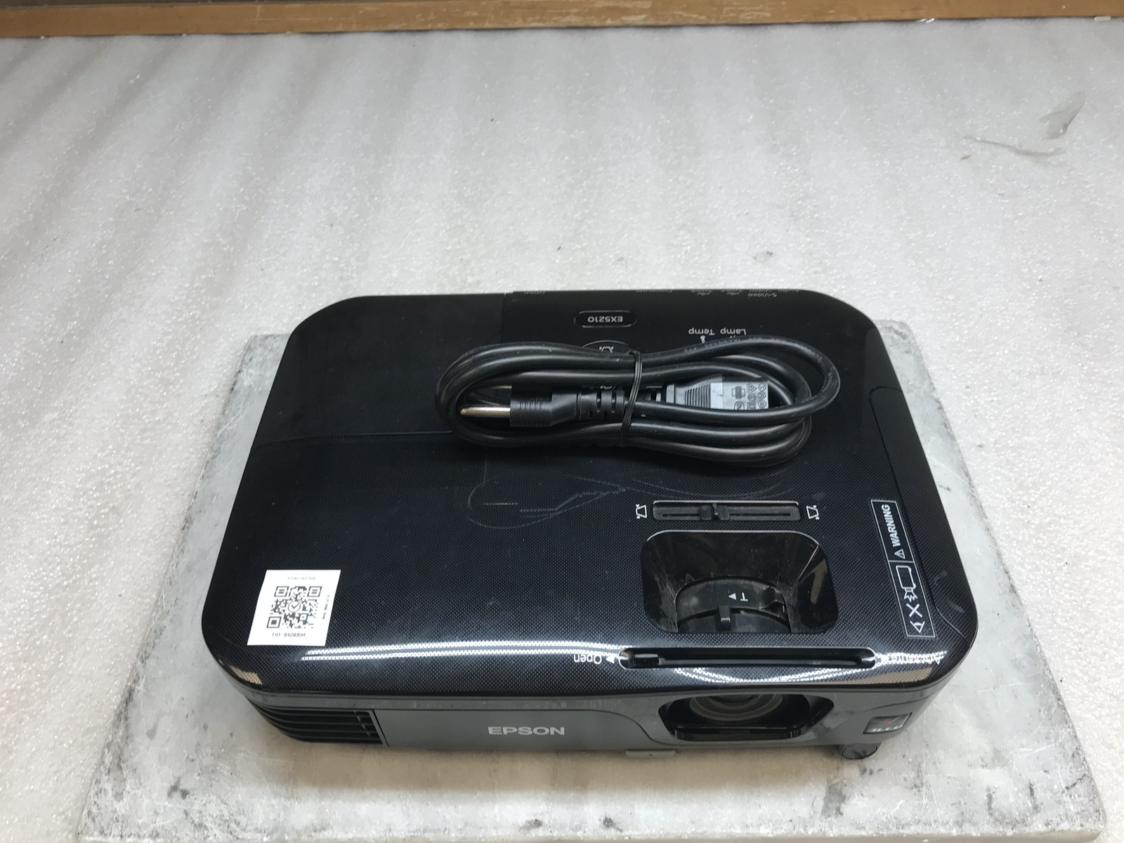 Epson EX5210 H429A 3LCD XGA LCD Projector 2.4K Lamp Hours - No Remote