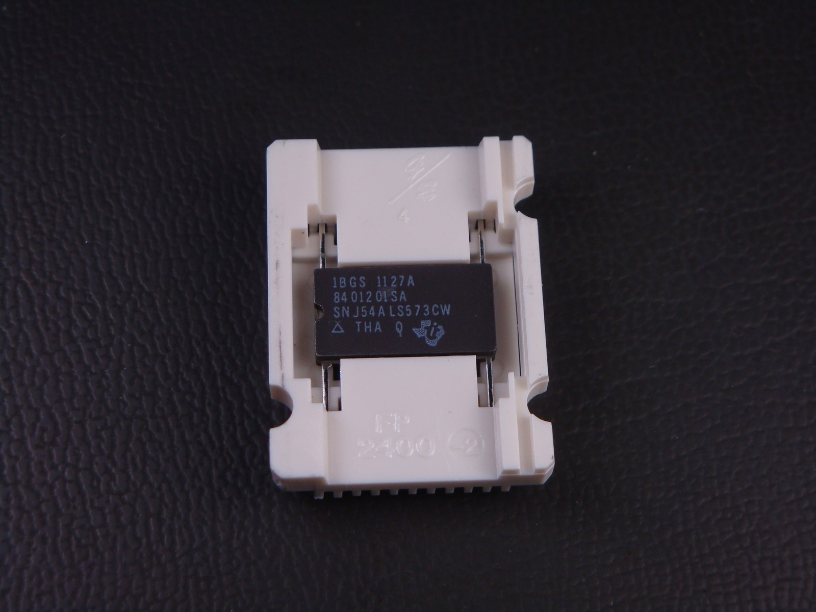 SNJ54ALS573CW Texas Instruments Octal D-type Transparent Latch 8401201SA NOS