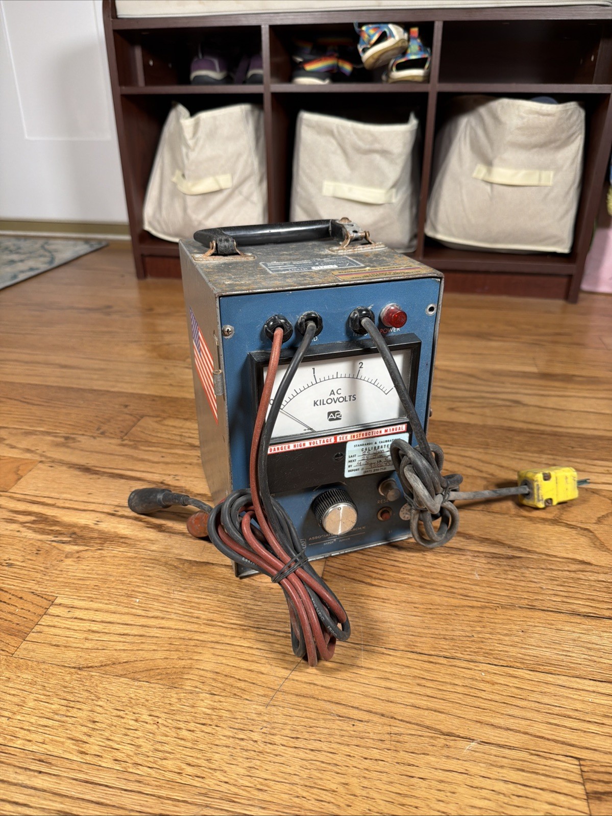 Associated Research AR 3KV AC 5MA Hypot Volt Meter Voltmeter 4025