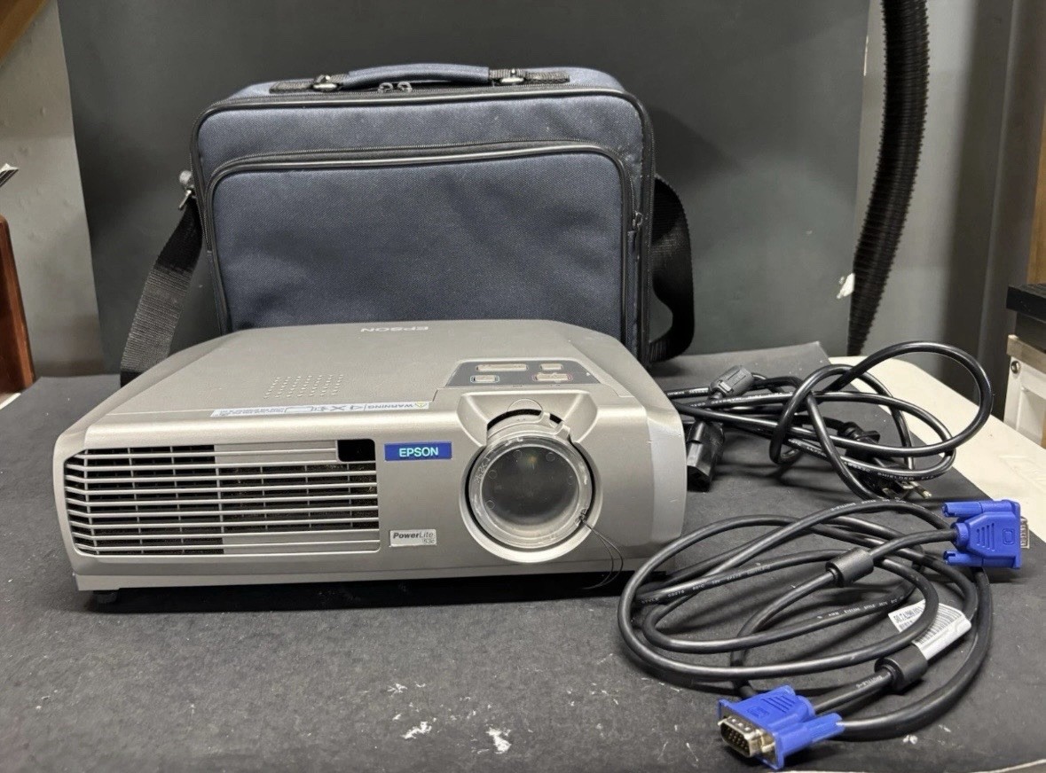 Epson PowerLite 53cPortable Multimedia LCD Projector -tested! w/Case/manual