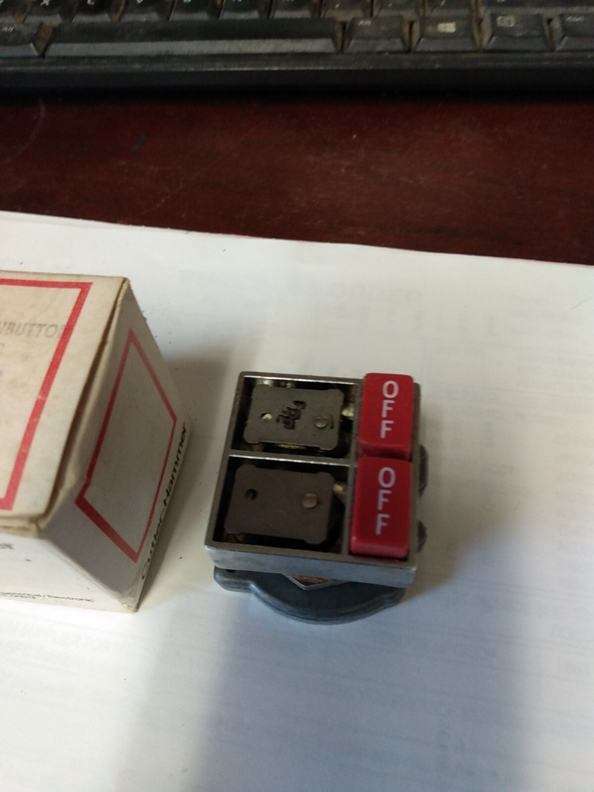 Cutler Hammer E30AN Pushbutton NIB