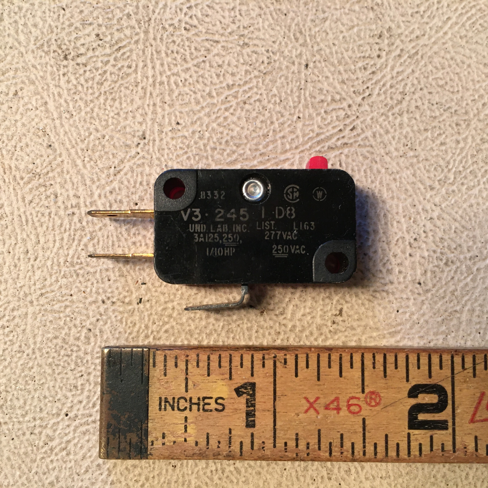 Und. Lab Microswitch V3-245-1-D8, NOS