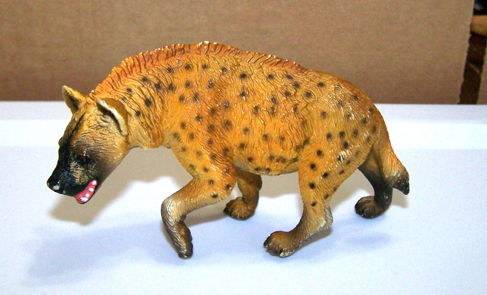 2007 Hyena Wildlife Figure Safari Ltd Toy  Figure   H7