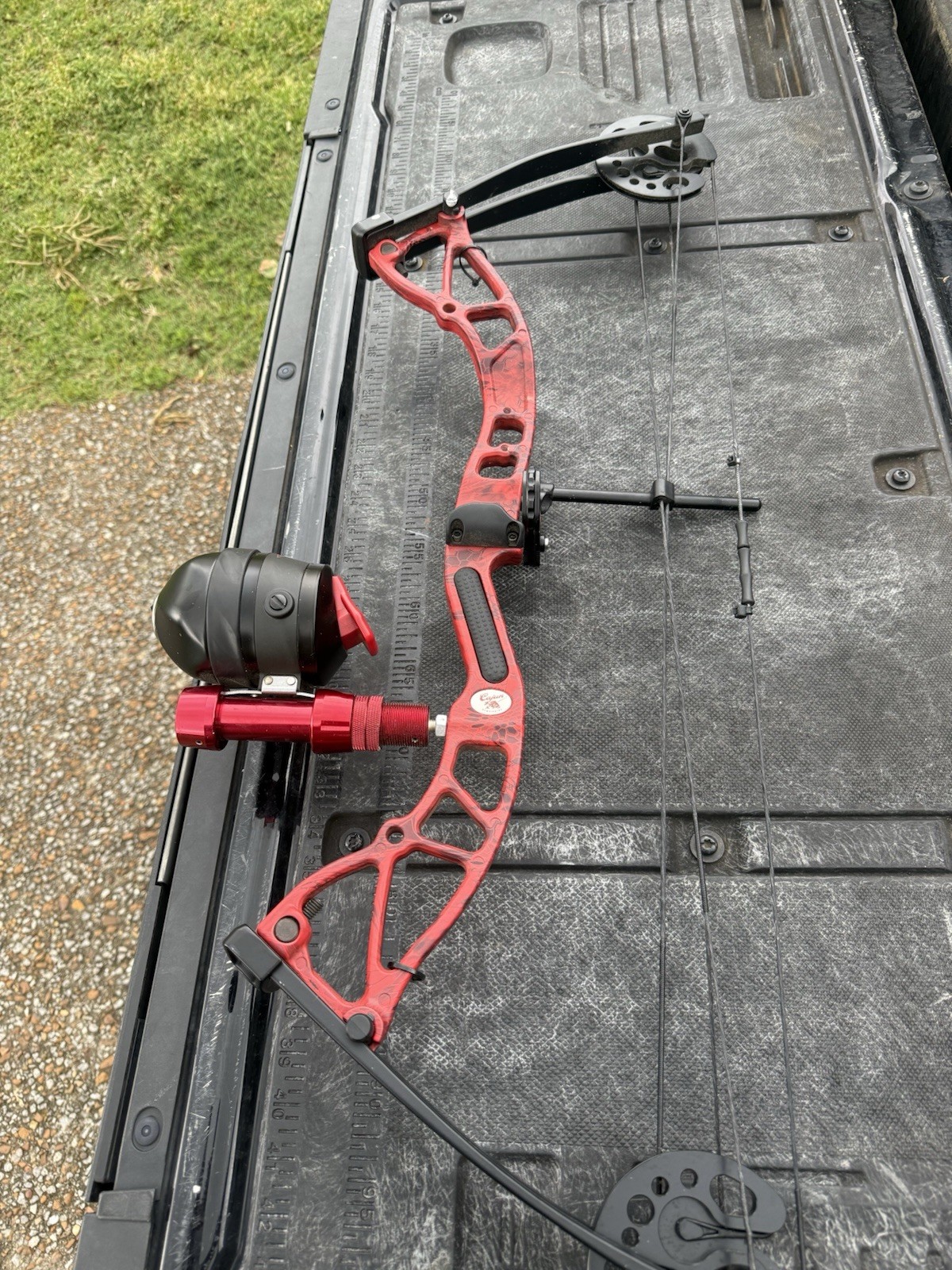 CAJUN Shore Runner RTF Kryptec Red RH Compound Bow Package (A19CB210045R)